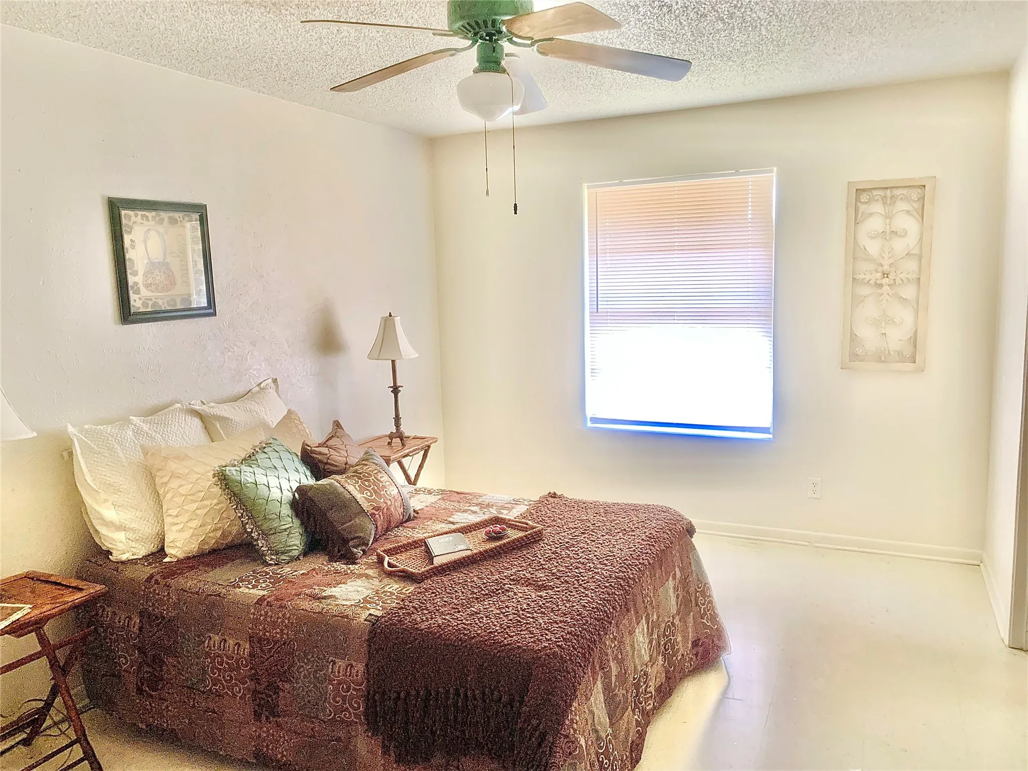 Single Family Residence For Sale in Denton County , 3504 Kingfisher Lane, Denton, Texas 76209, 3 Bedroom, 2 Bathroom, 2 Garage spaces, 1,261 Sqft, built in 1970, mls#21335128, Real Estate Agent in Denton, Homes For Sale in Denton county, Homes For Sale in Denton, Realtor in Denton Texas, Real Estate Brokerage Independent Realty Texas, Luminita Cordes Realtor