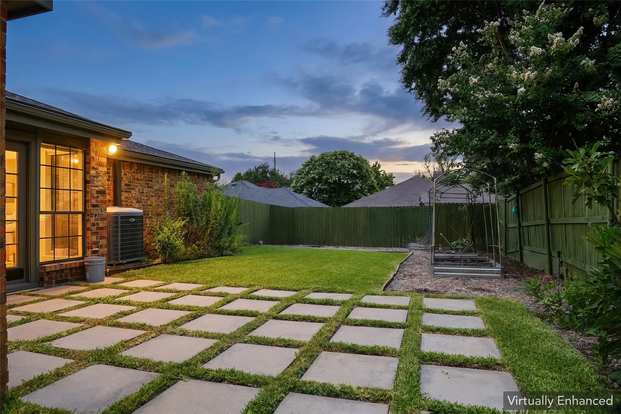 Single Family Residence For Sale in Dallas County , 14815 Surveyor Boulevard, Addison, Texas 75001, 2 Bedroom, 3 Bathroom, 2 Garage spaces, 1,626 Sqft, built in 1983, mls#21329155, Real Estate Agent in Addison, Homes For Sale in Dallas county, Homes For Sale in Addison, Realtor in Addison Texas, Real Estate Brokerage Independent Realty Texas, Luminita Cordes Realtor