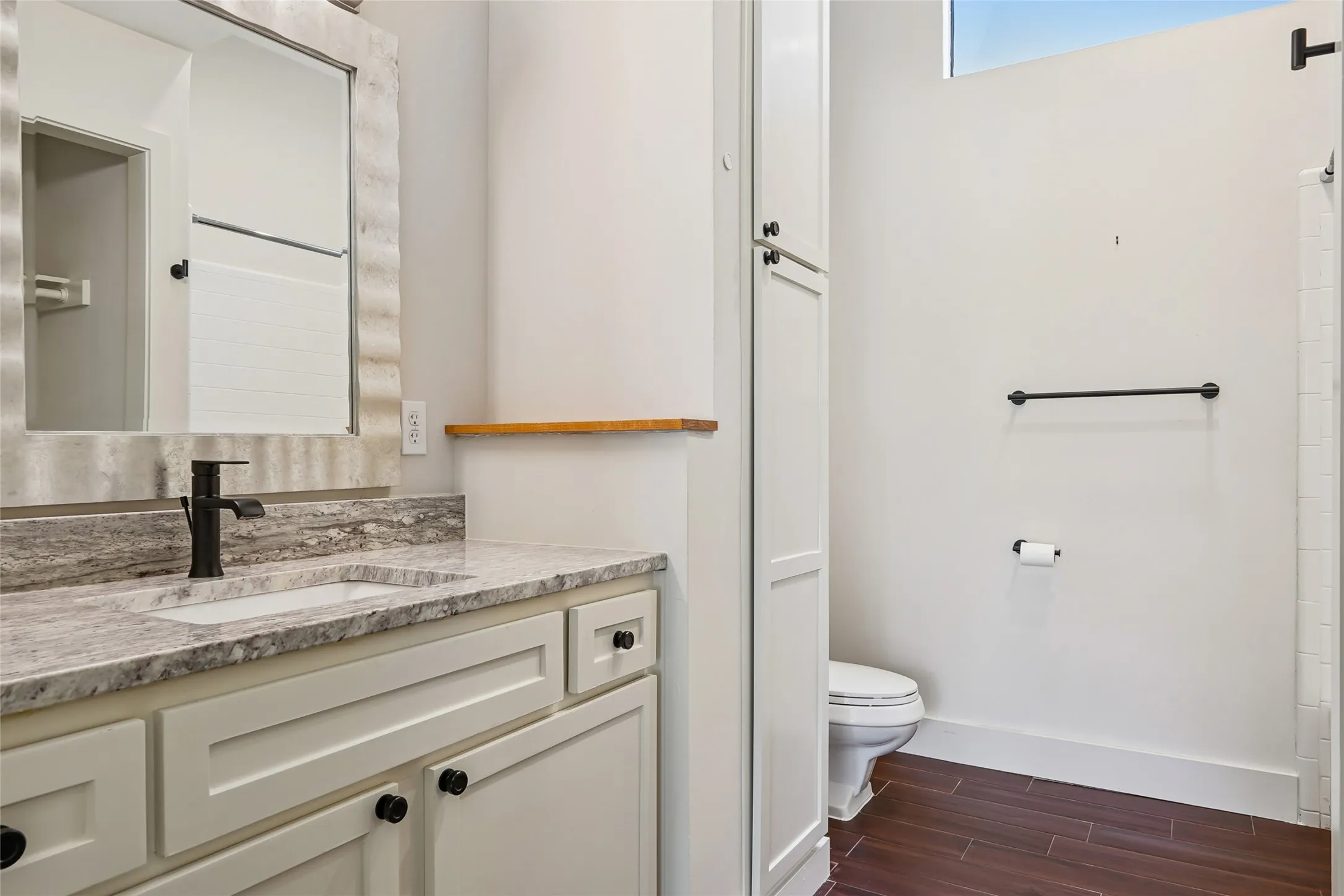 Single Family Residence For Sale in Dallas County , 14815 Surveyor Boulevard, Addison, Texas 75001, 2 Bedroom, 3 Bathroom, 2 Garage spaces, 1,626 Sqft, built in 1983, mls#21329155, Real Estate Agent in Addison, Homes For Sale in Dallas county, Homes For Sale in Addison, Realtor in Addison Texas, Real Estate Brokerage Independent Realty Texas, Luminita Cordes Realtor