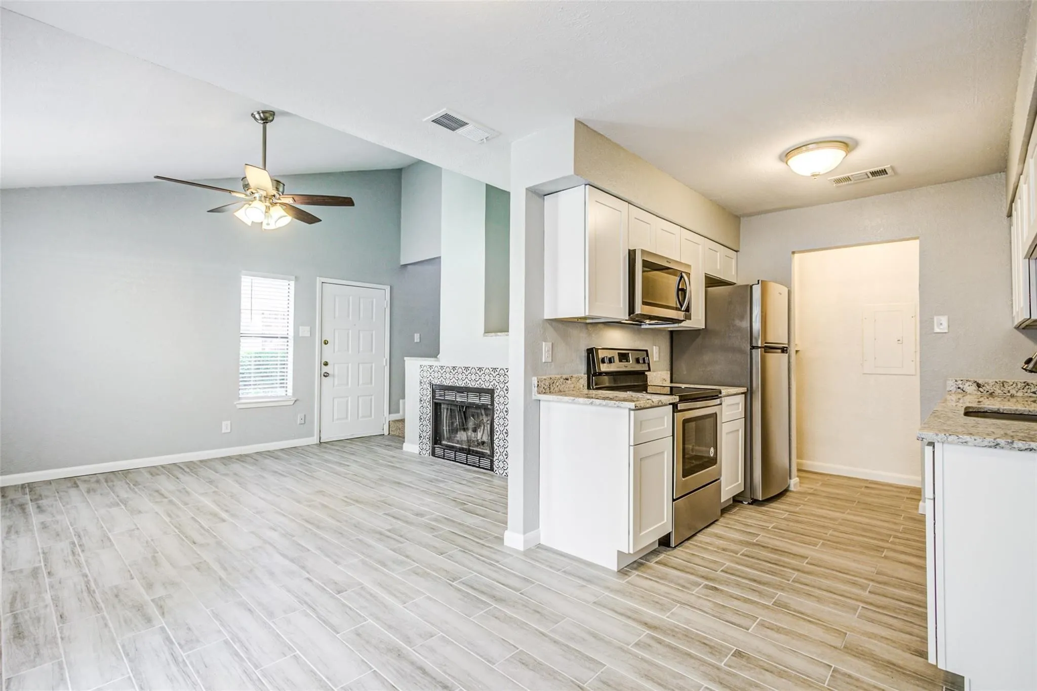 Condominium For Rent in Dallas County , 2240 Tarpley Road 324, Carrollton, Texas 75006, 3 Bedroom, 2 Bathroom, Garage spaces, 1,083 Sqft, built in 1982, mls#21335132, Real Estate Agent in Carrollton, Homes For Rent in Dallas county, Homes For Rent in Carrollton, Realtor in Carrollton Texas, Real Estate Brokerage Independent Realty Texas, Luminita Cordes Realtor