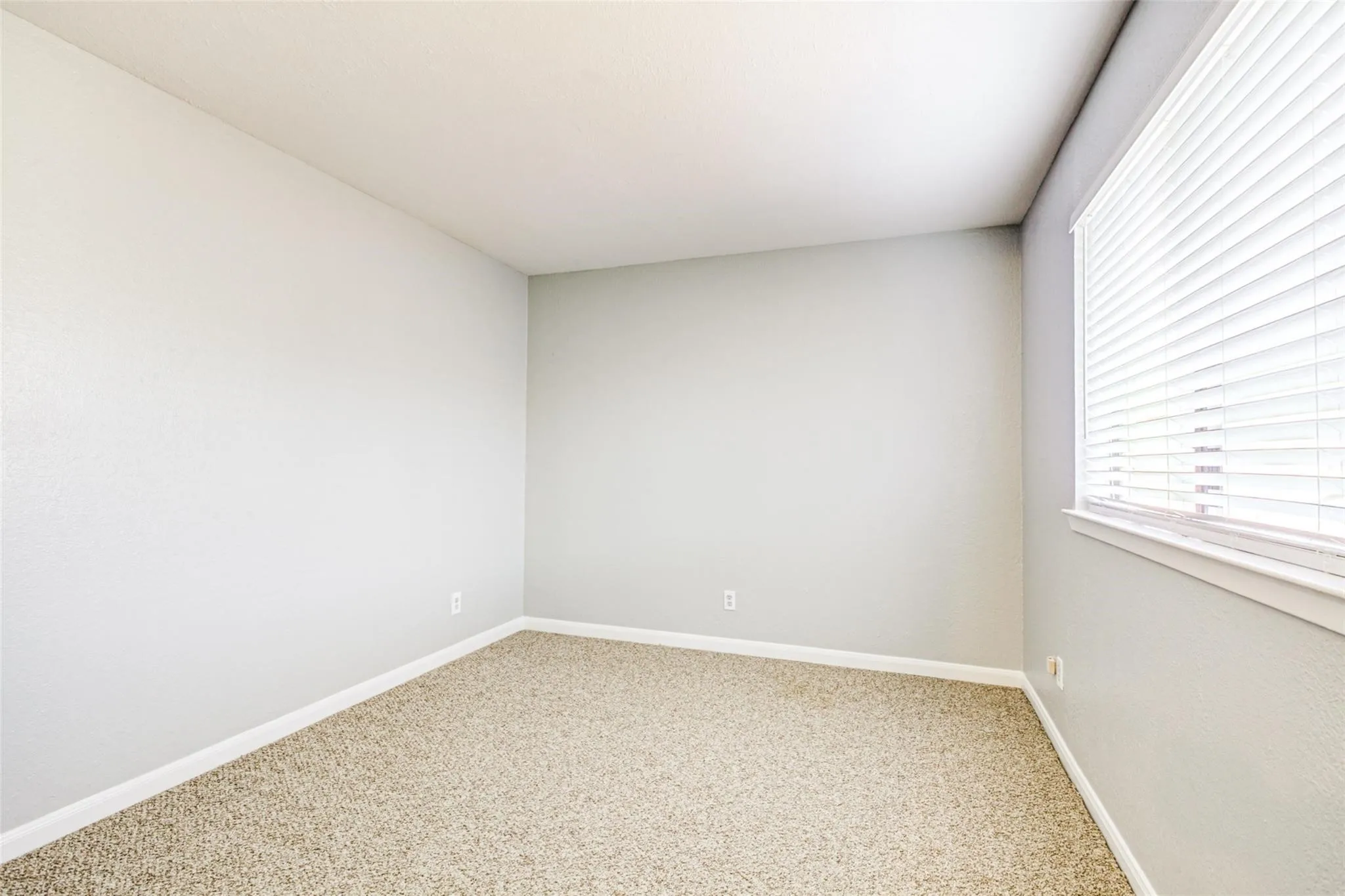 Condominium For Rent in Dallas County , 2240 Tarpley Road 324, Carrollton, Texas 75006, 3 Bedroom, 2 Bathroom, Garage spaces, 1,083 Sqft, built in 1982, mls#21335132, Real Estate Agent in Carrollton, Homes For Rent in Dallas county, Homes For Rent in Carrollton, Realtor in Carrollton Texas, Real Estate Brokerage Independent Realty Texas, Luminita Cordes Realtor