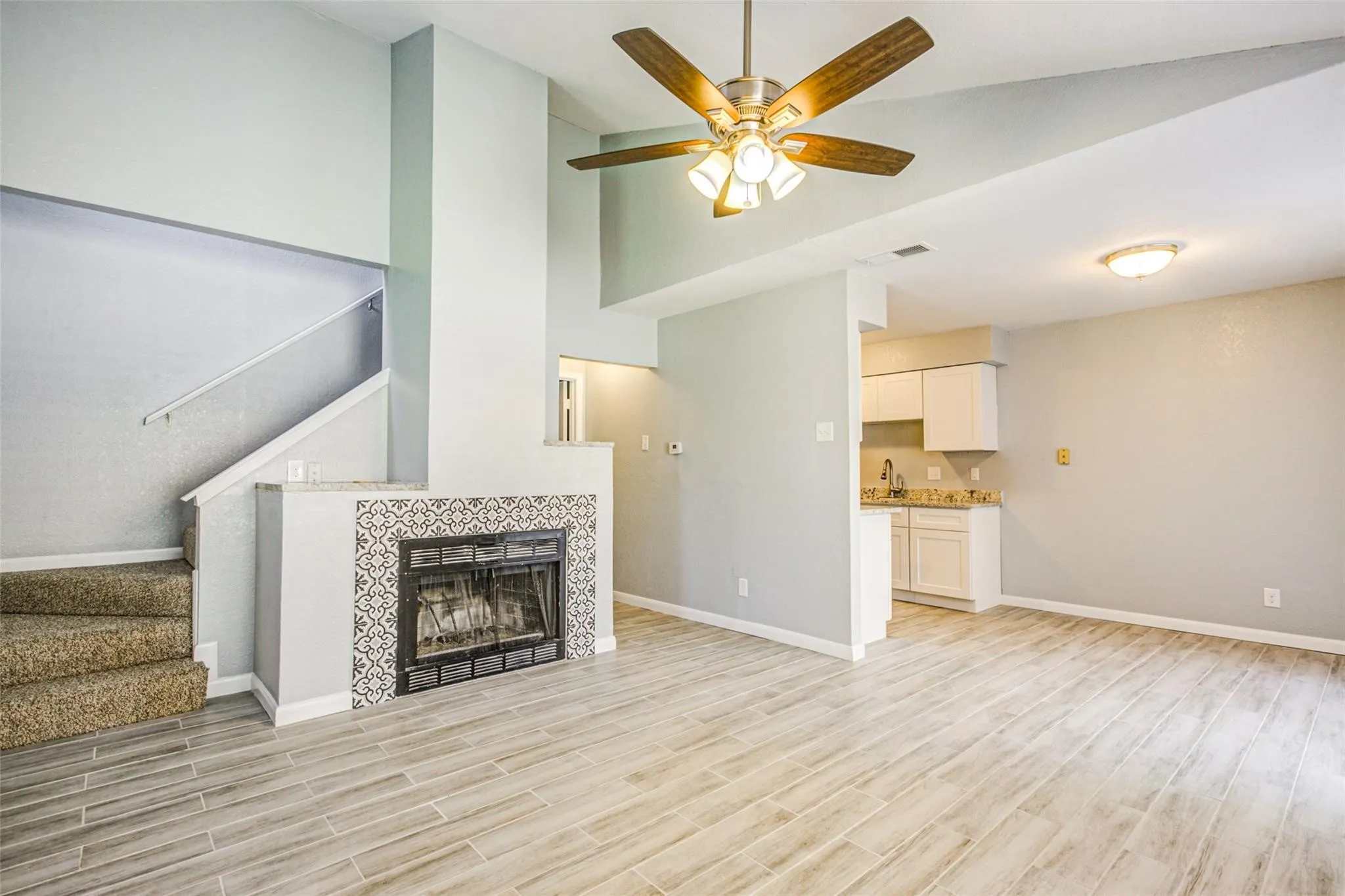 Condominium For Rent in Dallas County , 2240 Tarpley Road 324, Carrollton, Texas 75006, 3 Bedroom, 2 Bathroom, Garage spaces, 1,083 Sqft, built in 1982, mls#21335132, Real Estate Agent in Carrollton, Homes For Rent in Dallas county, Homes For Rent in Carrollton, Realtor in Carrollton Texas, Real Estate Brokerage Independent Realty Texas, Luminita Cordes Realtor