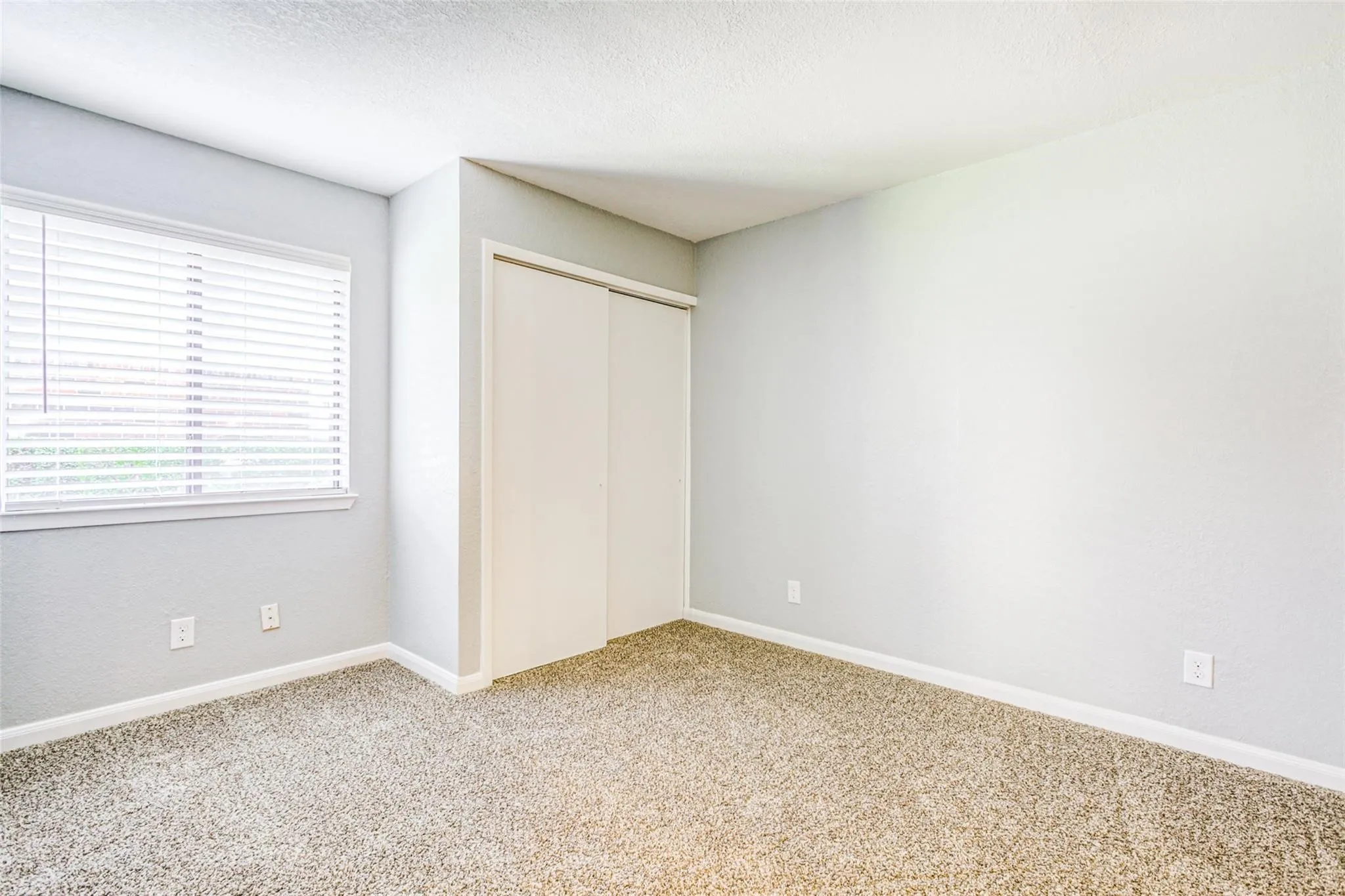 Condominium For Rent in Dallas County , 2240 Tarpley Road 324, Carrollton, Texas 75006, 3 Bedroom, 2 Bathroom, Garage spaces, 1,083 Sqft, built in 1982, mls#21335132, Real Estate Agent in Carrollton, Homes For Rent in Dallas county, Homes For Rent in Carrollton, Realtor in Carrollton Texas, Real Estate Brokerage Independent Realty Texas, Luminita Cordes Realtor