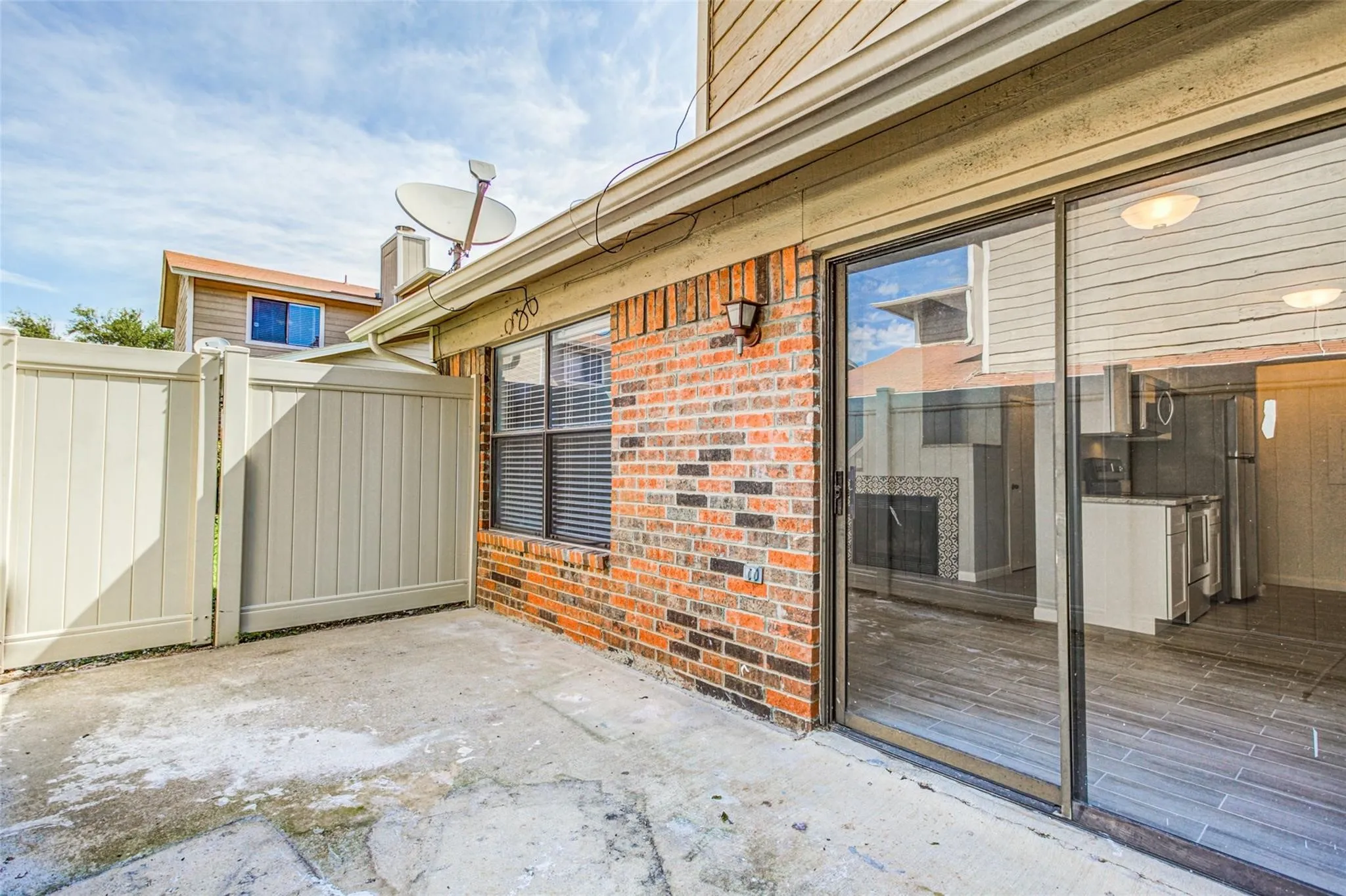 Condominium For Rent in Dallas County , 2240 Tarpley Road 324, Carrollton, Texas 75006, 3 Bedroom, 2 Bathroom, Garage spaces, 1,083 Sqft, built in 1982, mls#21335132, Real Estate Agent in Carrollton, Homes For Rent in Dallas county, Homes For Rent in Carrollton, Realtor in Carrollton Texas, Real Estate Brokerage Independent Realty Texas, Luminita Cordes Realtor