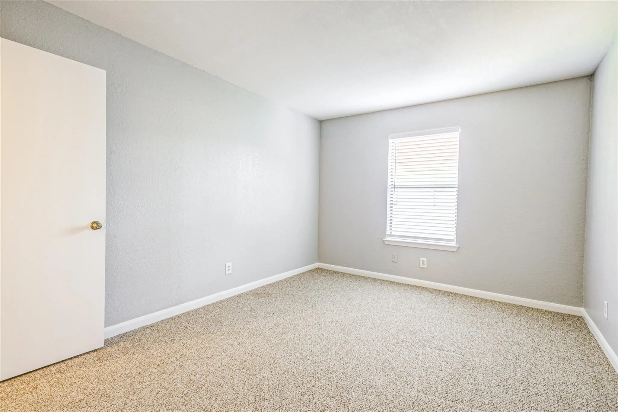 Condominium For Rent in Dallas County , 2240 Tarpley Road 324, Carrollton, Texas 75006, 3 Bedroom, 2 Bathroom, Garage spaces, 1,083 Sqft, built in 1982, mls#21335132, Real Estate Agent in Carrollton, Homes For Rent in Dallas county, Homes For Rent in Carrollton, Realtor in Carrollton Texas, Real Estate Brokerage Independent Realty Texas, Luminita Cordes Realtor