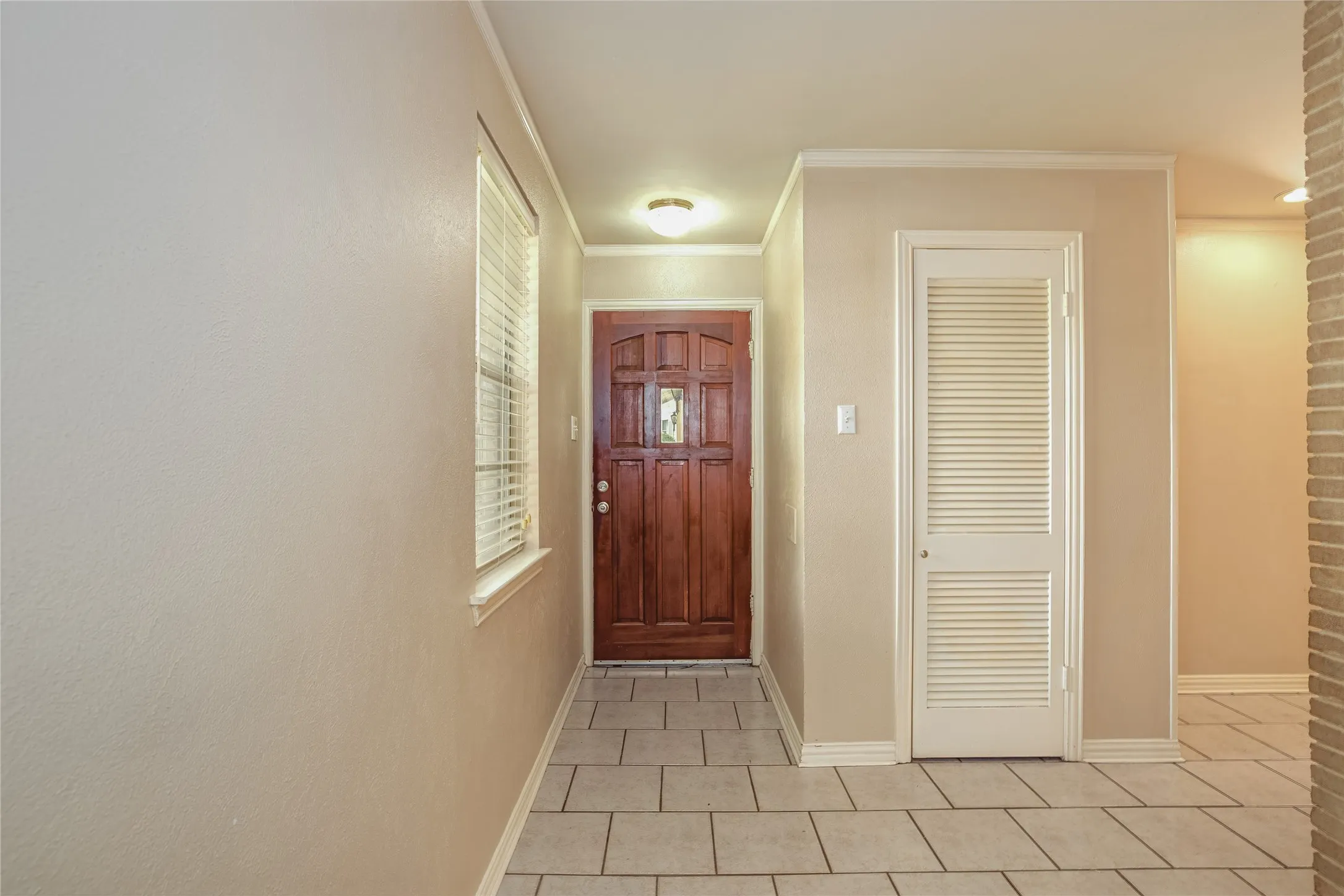 Single Family Residence For Sale in Dallas County , 1206 Farnham Court E, Irving, Texas 75062, 3 Bedroom, 2 Bathroom, Garage spaces, 1,442 Sqft, built in 1961, mls#21335134, Real Estate Agent in Irving, Homes For Sale in Dallas county, Homes For Sale in Irving, Realtor in Irving Texas, Real Estate Brokerage Independent Realty Texas, Luminita Cordes Realtor