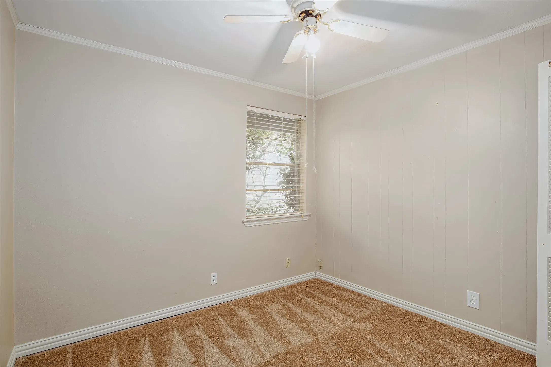 Single Family Residence For Sale in Dallas County , 1206 Farnham Court E, Irving, Texas 75062, 3 Bedroom, 2 Bathroom, Garage spaces, 1,442 Sqft, built in 1961, mls#21335134, Real Estate Agent in Irving, Homes For Sale in Dallas county, Homes For Sale in Irving, Realtor in Irving Texas, Real Estate Brokerage Independent Realty Texas, Luminita Cordes Realtor