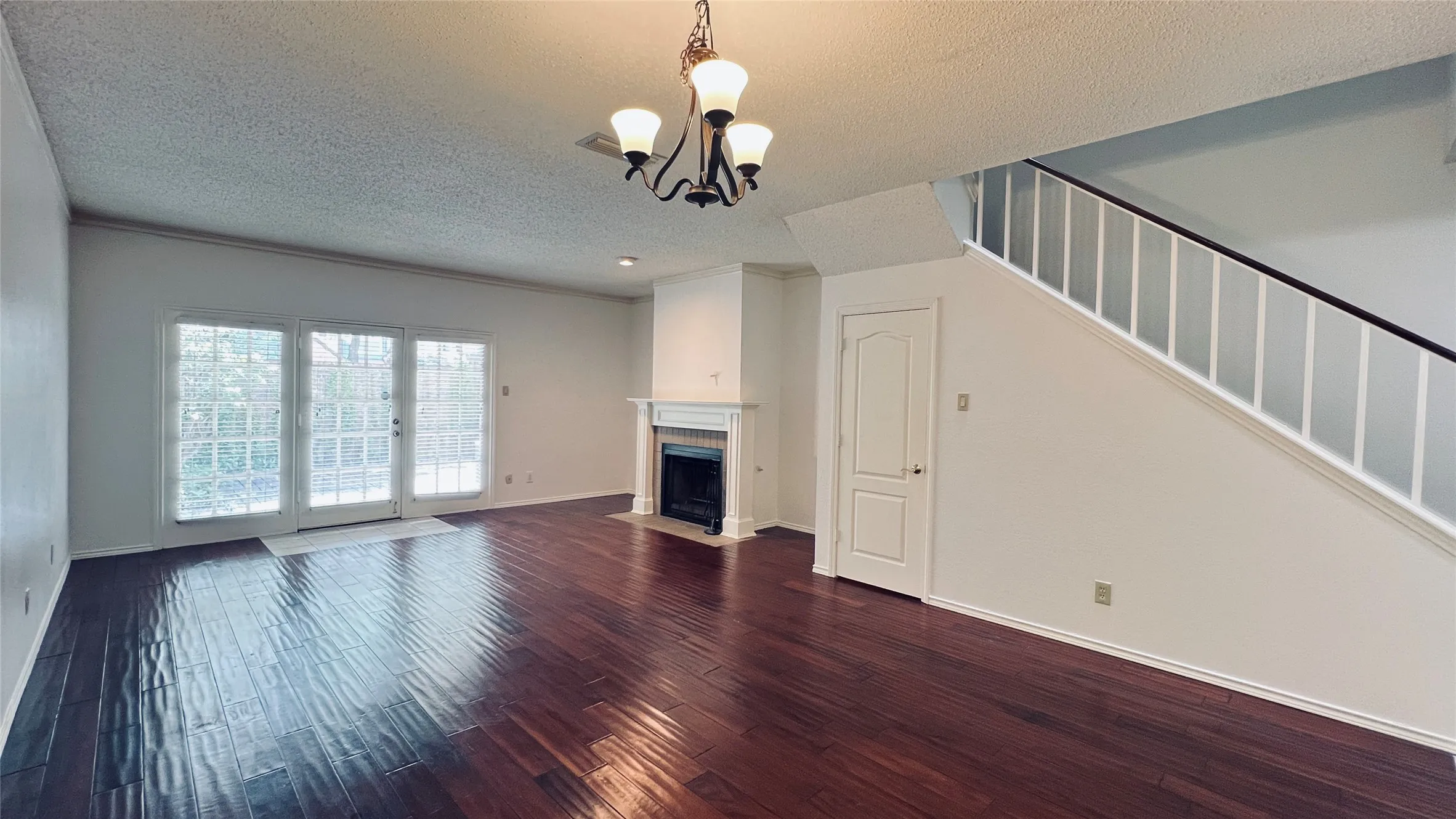 Condominium For Rent in Collin County , 5859 Frankford Road 1009, Dallas, Texas 75252, 2 Bedroom, 2 Bathroom, Garage spaces, 1,151 Sqft, built in 1985, mls#21334658, Real Estate Agent in Dallas, Homes For Rent in Collin county, Homes For Rent in Dallas, Realtor in Dallas Texas, Real Estate Brokerage Independent Realty Texas, Luminita Cordes Realtor