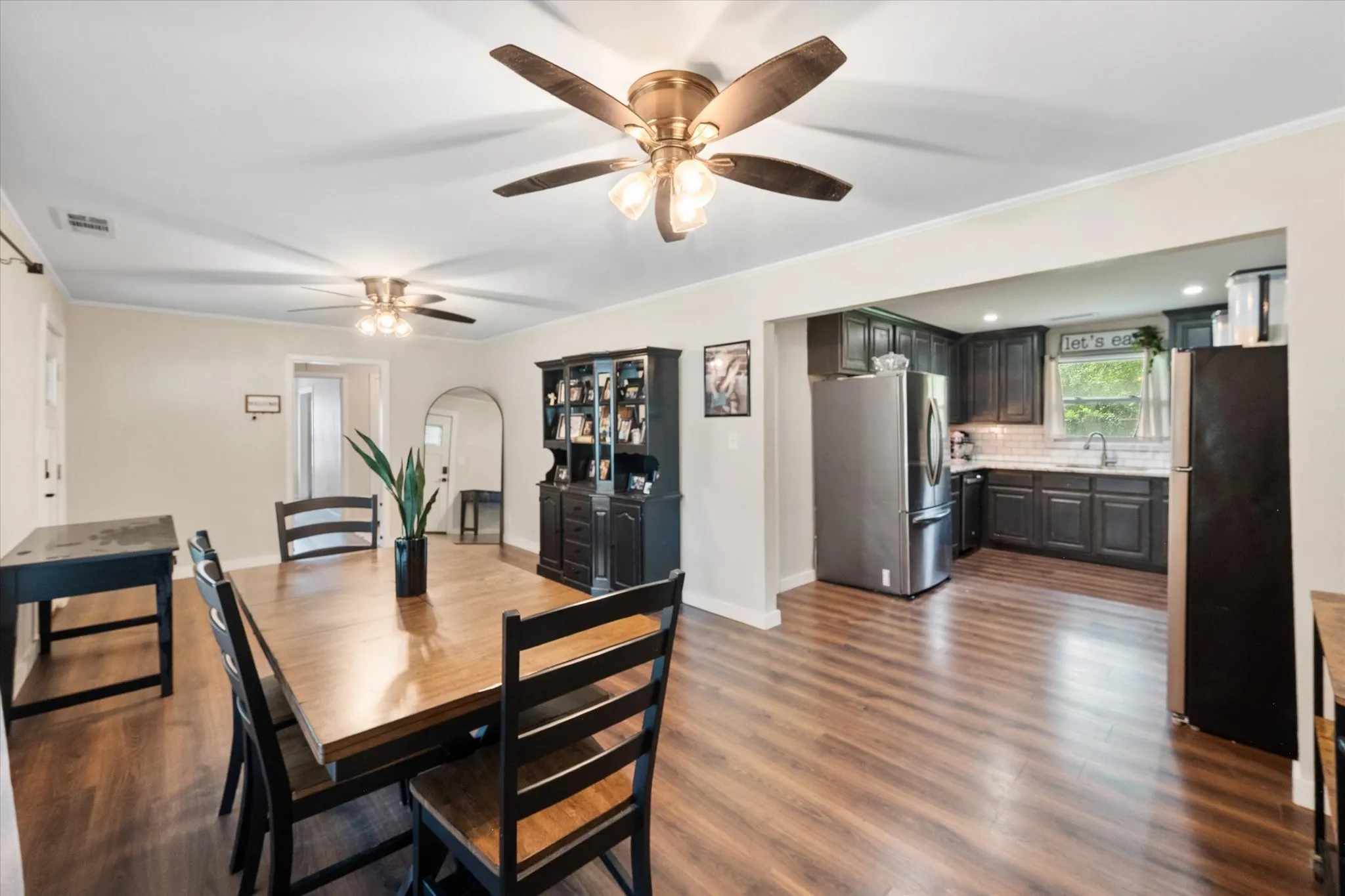 Single Family Residence For Sale in Navarro County , 1437 Ficklin Avenue, Corsicana, Texas 75110, 3 Bedroom, 2 Bathroom, Garage spaces, 1,592 Sqft, built in 1956, mls#21334865, Real Estate Agent in Corsicana, Homes For Sale in Navarro county, Homes For Sale in Corsicana, Realtor in Corsicana Texas, Real Estate Brokerage Independent Realty Texas, Luminita Cordes Realtor