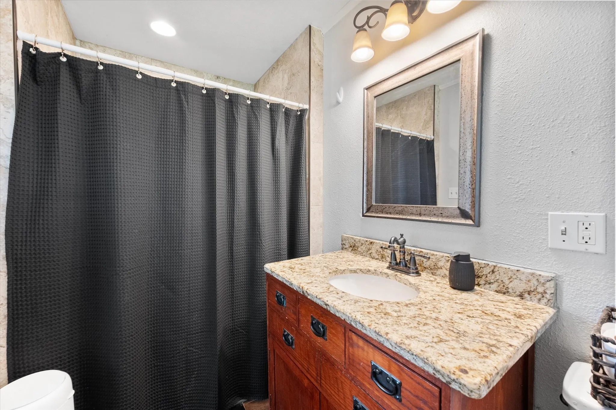 Single Family Residence For Sale in Navarro County , 1437 Ficklin Avenue, Corsicana, Texas 75110, 3 Bedroom, 2 Bathroom, Garage spaces, 1,592 Sqft, built in 1956, mls#21334865, Real Estate Agent in Corsicana, Homes For Sale in Navarro county, Homes For Sale in Corsicana, Realtor in Corsicana Texas, Real Estate Brokerage Independent Realty Texas, Luminita Cordes Realtor