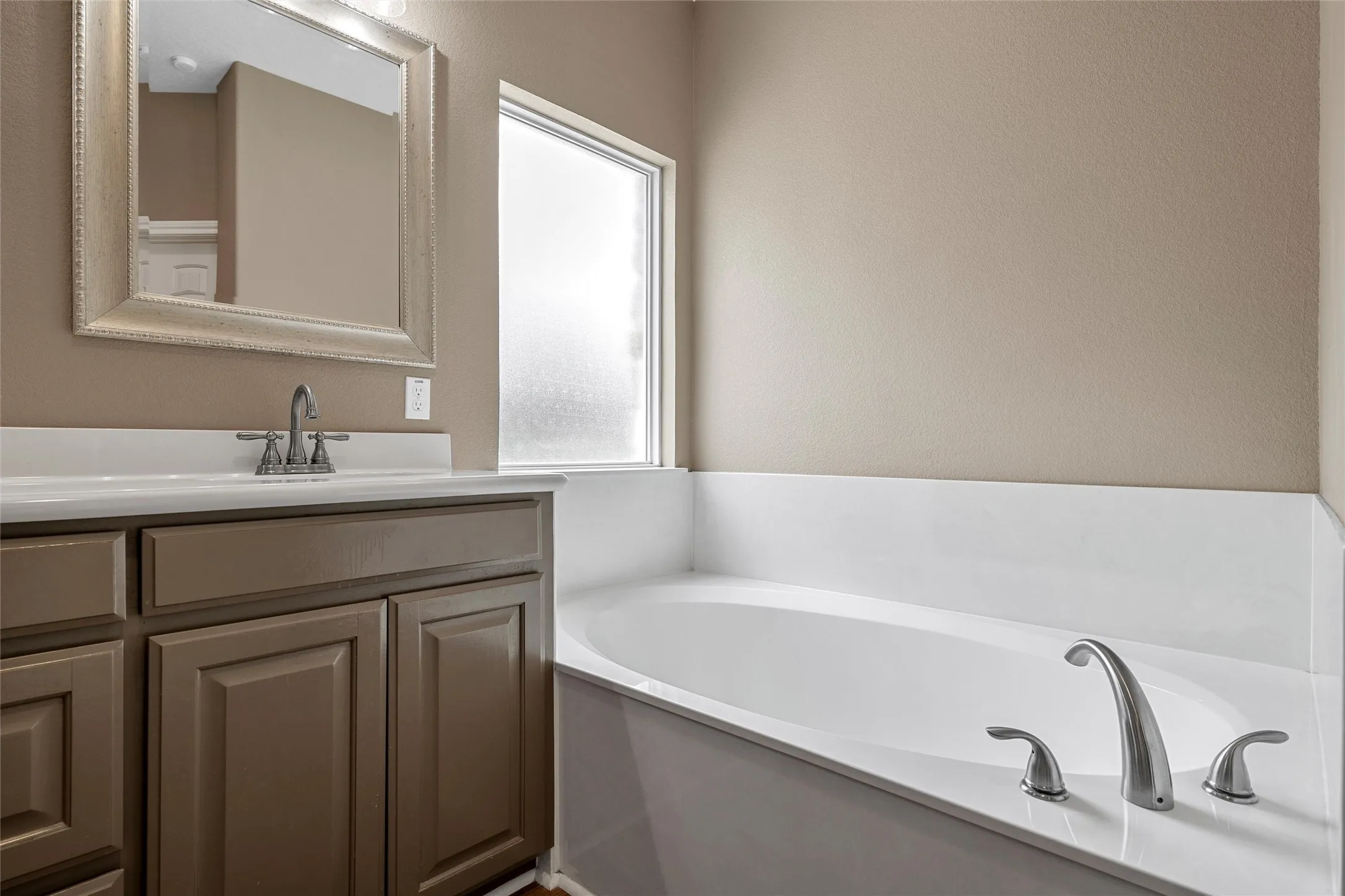 Single Family Residence For Sale in Mc Lennan County , 1117 Downsville Road, Robinson, Texas 76706, 4 Bedroom, 3 Bathroom, Garage spaces, 2,136 Sqft, built in 2013, mls#21334975, Real Estate Agent in Robinson, Homes For Sale in Mc Lennan county, Homes For Sale in Robinson, Realtor in Robinson Texas, Real Estate Brokerage Independent Realty Texas, Luminita Cordes Realtor