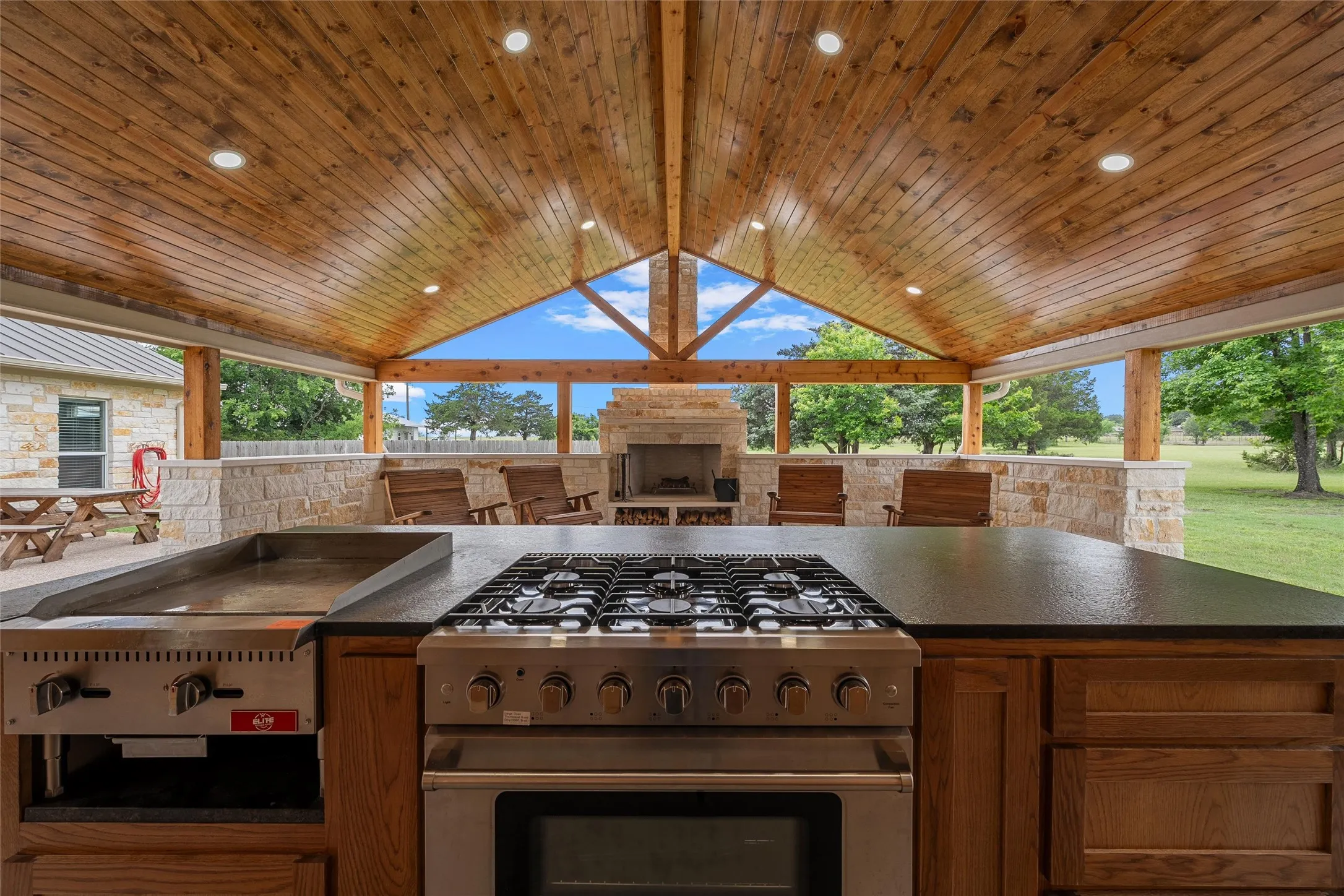 Single Family Residence For Sale in Mc Lennan County , 1117 Downsville Road, Robinson, Texas 76706, 4 Bedroom, 3 Bathroom, Garage spaces, 2,136 Sqft, built in 2013, mls#21334975, Real Estate Agent in Robinson, Homes For Sale in Mc Lennan county, Homes For Sale in Robinson, Realtor in Robinson Texas, Real Estate Brokerage Independent Realty Texas, Luminita Cordes Realtor