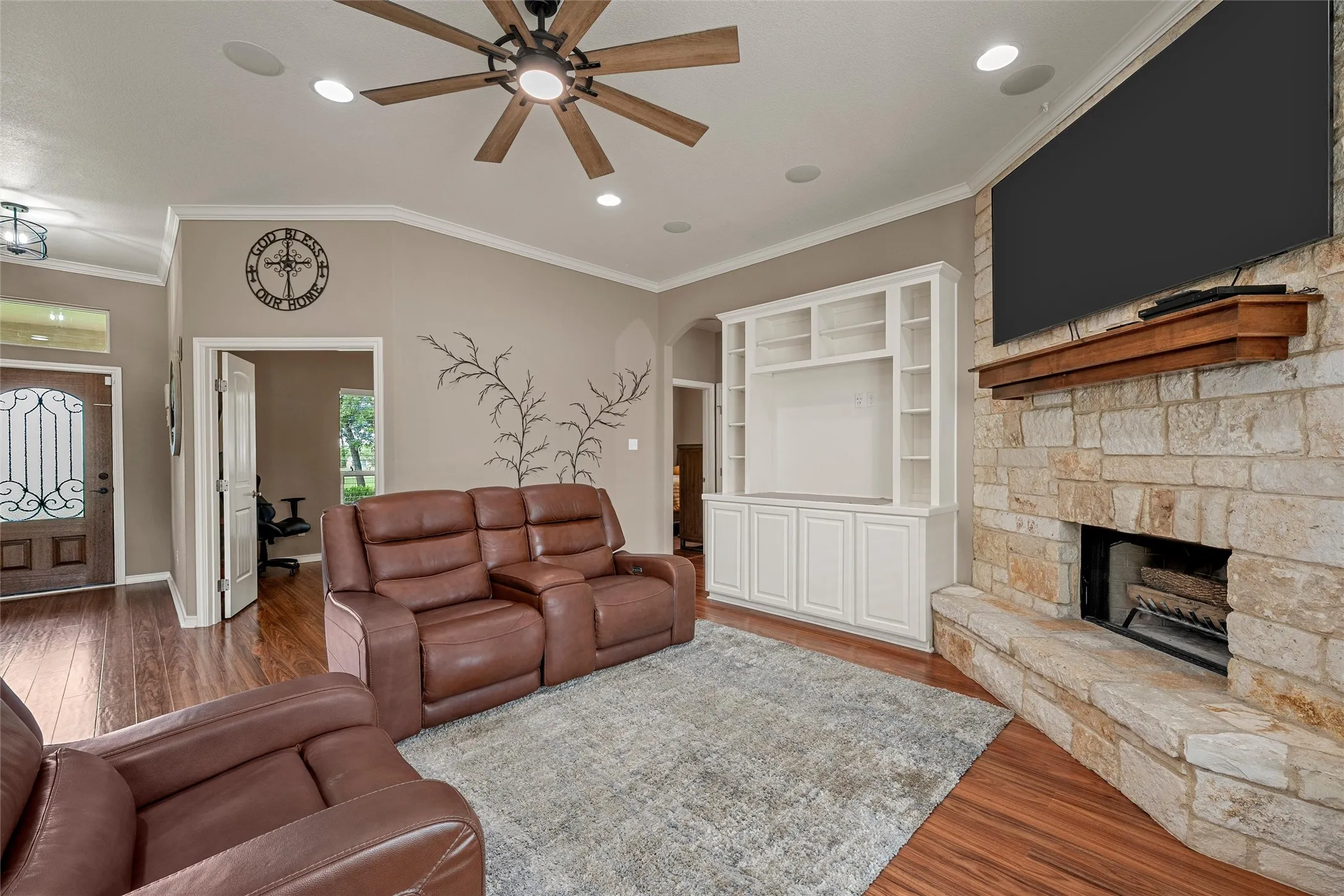 Single Family Residence For Sale in Mc Lennan County , 1117 Downsville Road, Robinson, Texas 76706, 4 Bedroom, 3 Bathroom, Garage spaces, 2,136 Sqft, built in 2013, mls#21334975, Real Estate Agent in Robinson, Homes For Sale in Mc Lennan county, Homes For Sale in Robinson, Realtor in Robinson Texas, Real Estate Brokerage Independent Realty Texas, Luminita Cordes Realtor