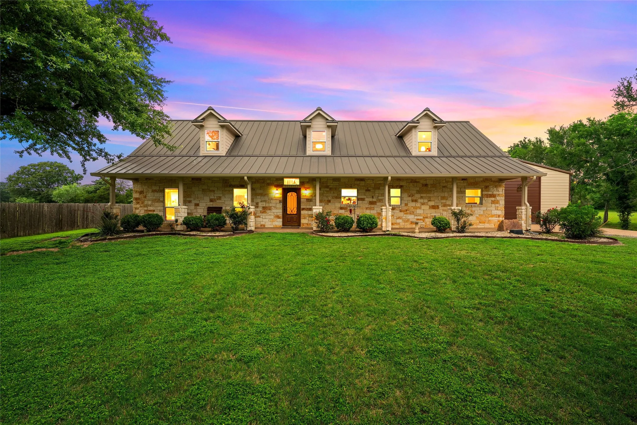 Single Family Residence For Sale in Mc Lennan County , 1117 Downsville Road, Robinson, Texas 76706, 4 Bedroom, 3 Bathroom, Garage spaces, 2,136 Sqft, built in 2013, mls#21334975, Real Estate Agent in Robinson, Homes For Sale in Mc Lennan county, Homes For Sale in Robinson, Realtor in Robinson Texas, Real Estate Brokerage Independent Realty Texas, Luminita Cordes Realtor