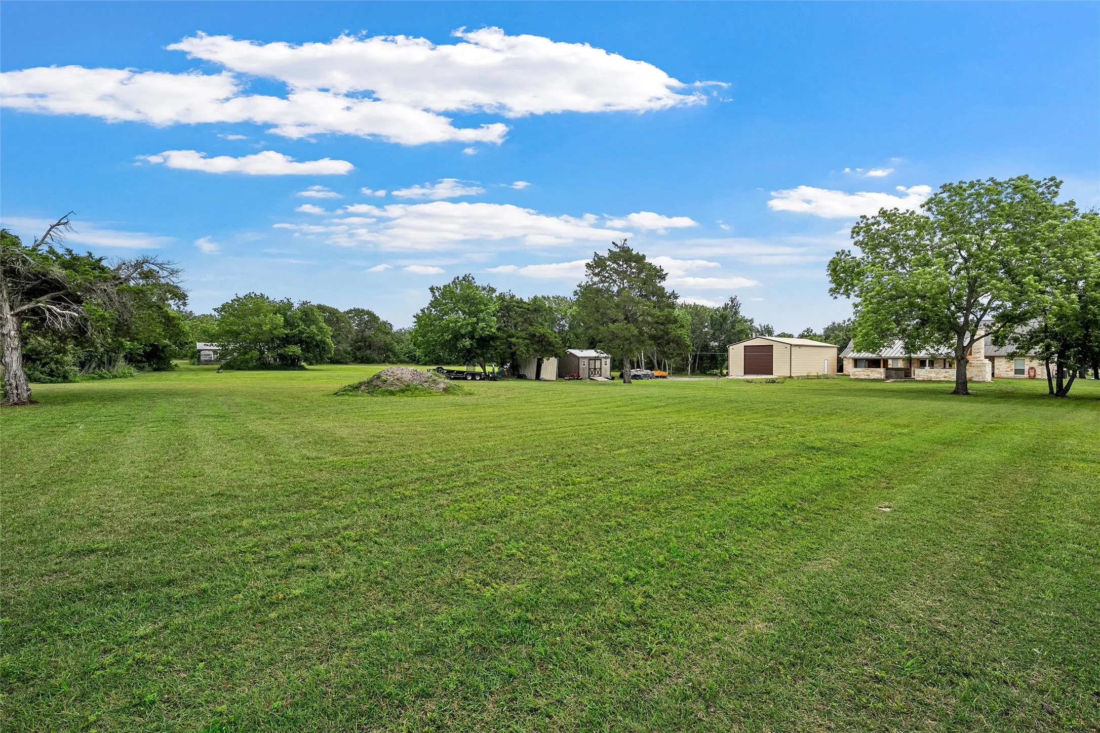Single Family Residence For Sale in Mc Lennan County , 1117 Downsville Road, Robinson, Texas 76706, 4 Bedroom, 3 Bathroom, Garage spaces, 2,136 Sqft, built in 2013, mls#21334975, Real Estate Agent in Robinson, Homes For Sale in Mc Lennan county, Homes For Sale in Robinson, Realtor in Robinson Texas, Real Estate Brokerage Independent Realty Texas, Luminita Cordes Realtor