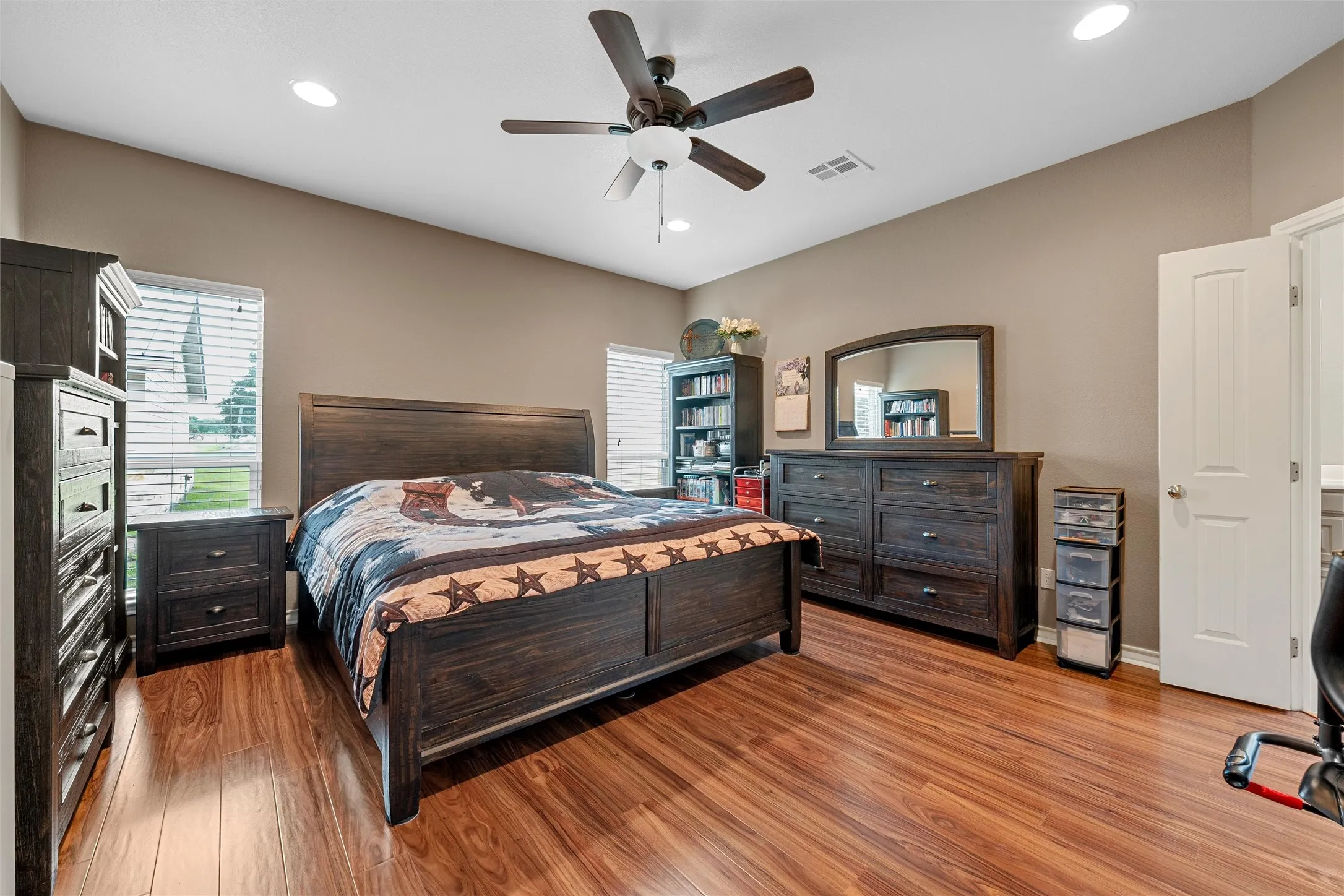Single Family Residence For Sale in Mc Lennan County , 1117 Downsville Road, Robinson, Texas 76706, 4 Bedroom, 3 Bathroom, Garage spaces, 2,136 Sqft, built in 2013, mls#21334975, Real Estate Agent in Robinson, Homes For Sale in Mc Lennan county, Homes For Sale in Robinson, Realtor in Robinson Texas, Real Estate Brokerage Independent Realty Texas, Luminita Cordes Realtor