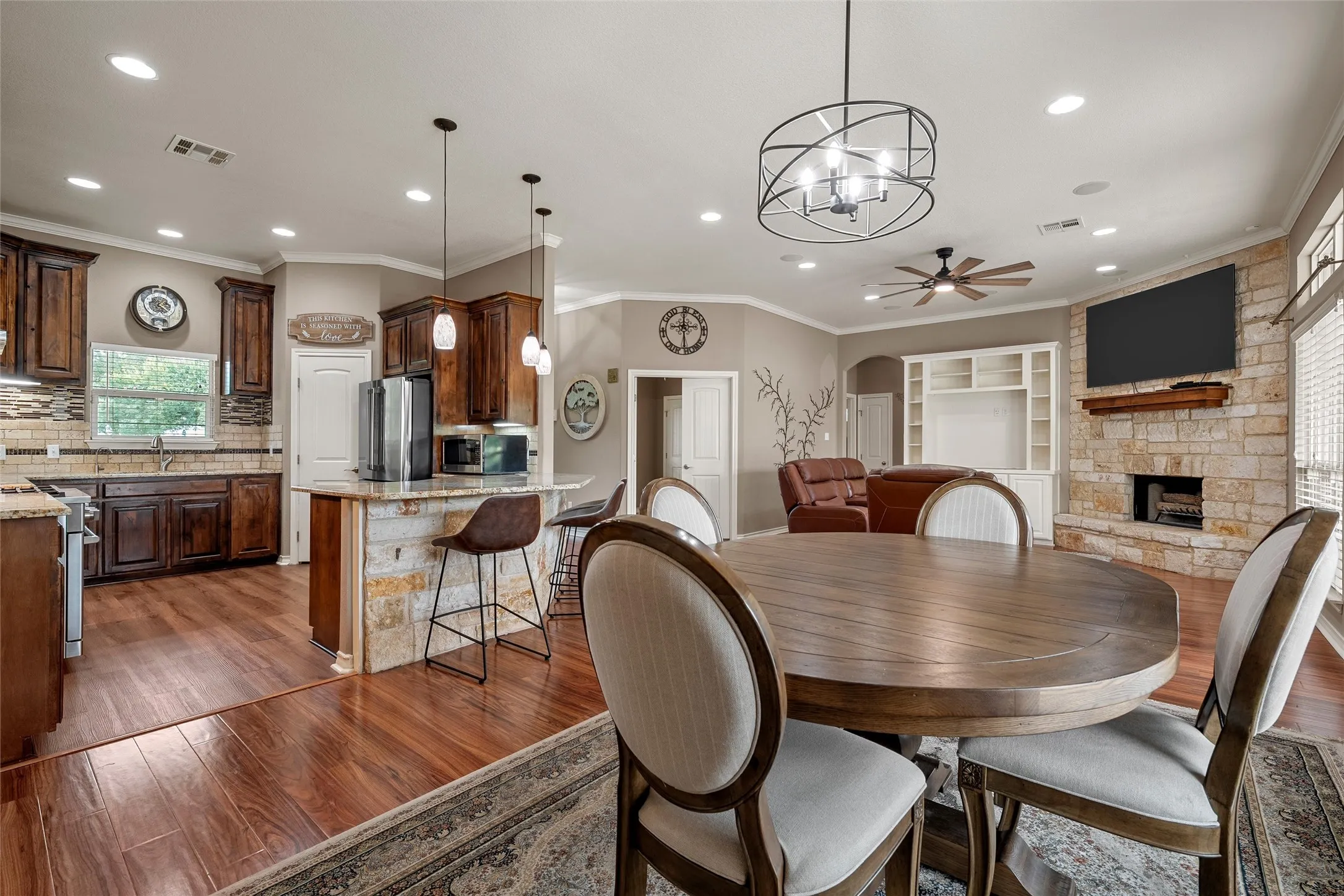 Single Family Residence For Sale in Mc Lennan County , 1117 Downsville Road, Robinson, Texas 76706, 4 Bedroom, 3 Bathroom, Garage spaces, 2,136 Sqft, built in 2013, mls#21334975, Real Estate Agent in Robinson, Homes For Sale in Mc Lennan county, Homes For Sale in Robinson, Realtor in Robinson Texas, Real Estate Brokerage Independent Realty Texas, Luminita Cordes Realtor