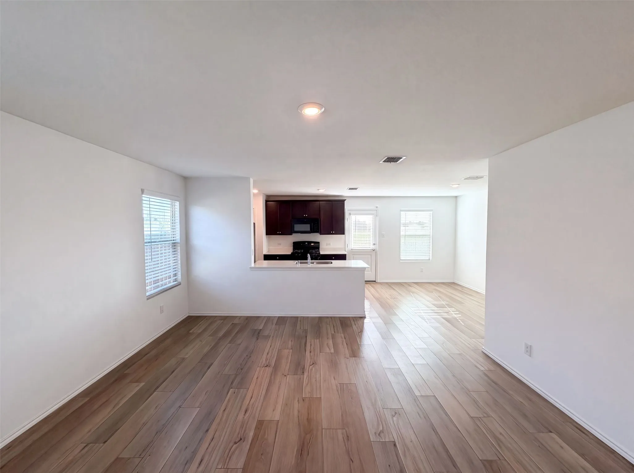 Single Family Residence For Sale in Denton County , 14524 Camino Real Drive, Fort Worth, Texas 76052, 3 Bedroom, 2 Bathroom, 2 Garage spaces, 1,265 Sqft, built in 2021, mls#21326868, Real Estate Agent in Fort Worth, Homes For Sale in Denton county, Homes For Sale in Fort Worth, Realtor in Fort Worth Texas, Real Estate Brokerage Independent Realty Texas, Luminita Cordes Realtor