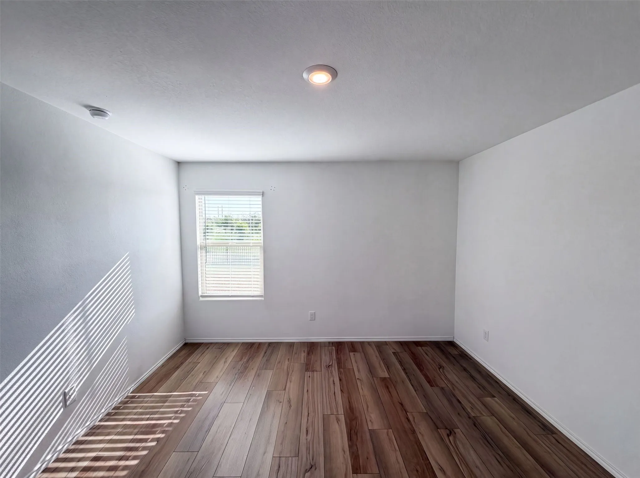 Single Family Residence For Sale in Denton County , 14524 Camino Real Drive, Fort Worth, Texas 76052, 3 Bedroom, 2 Bathroom, 2 Garage spaces, 1,265 Sqft, built in 2021, mls#21326868, Real Estate Agent in Fort Worth, Homes For Sale in Denton county, Homes For Sale in Fort Worth, Realtor in Fort Worth Texas, Real Estate Brokerage Independent Realty Texas, Luminita Cordes Realtor
