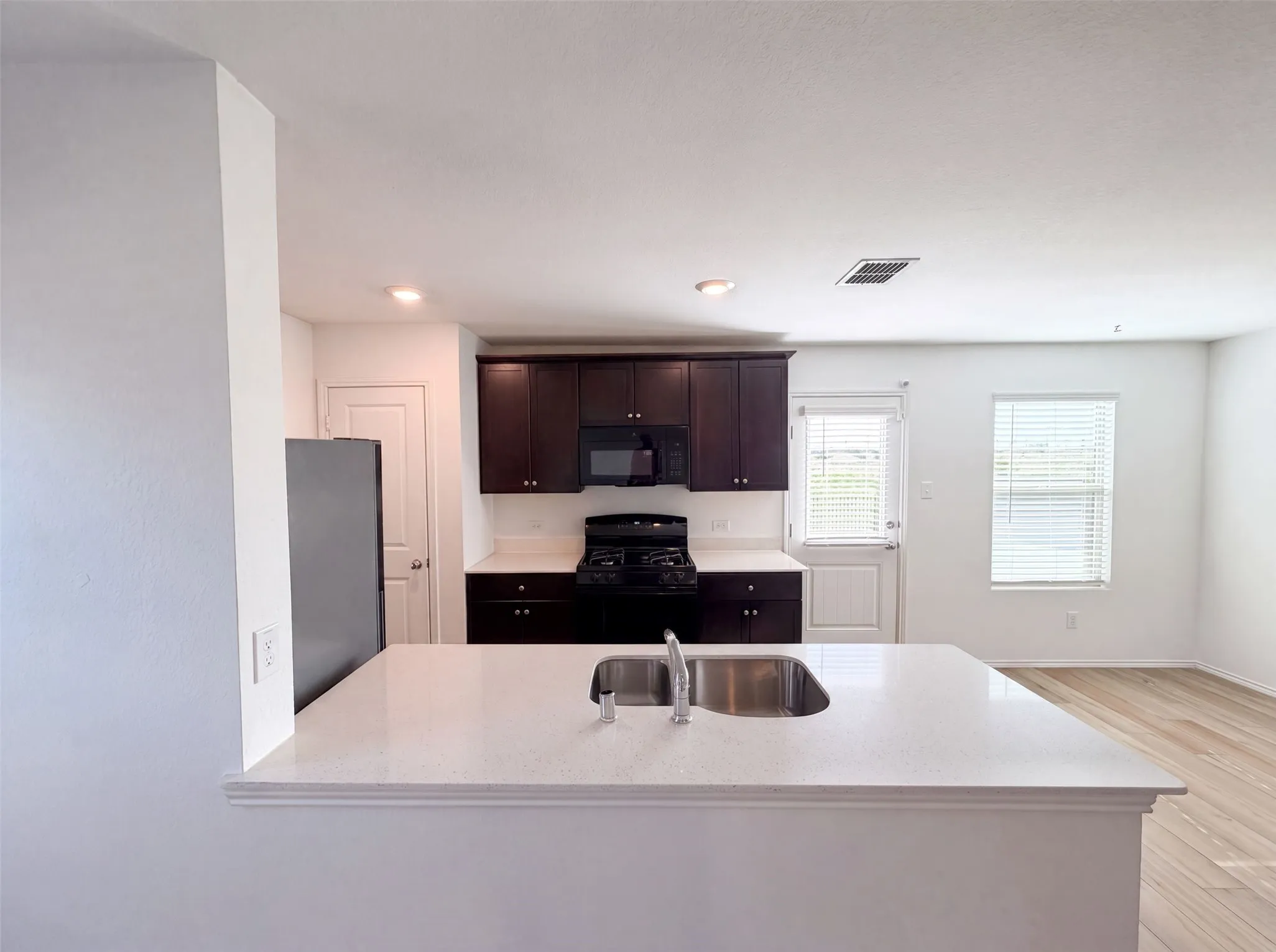 Single Family Residence For Sale in Denton County , 14524 Camino Real Drive, Fort Worth, Texas 76052, 3 Bedroom, 2 Bathroom, 2 Garage spaces, 1,265 Sqft, built in 2021, mls#21326868, Real Estate Agent in Fort Worth, Homes For Sale in Denton county, Homes For Sale in Fort Worth, Realtor in Fort Worth Texas, Real Estate Brokerage Independent Realty Texas, Luminita Cordes Realtor