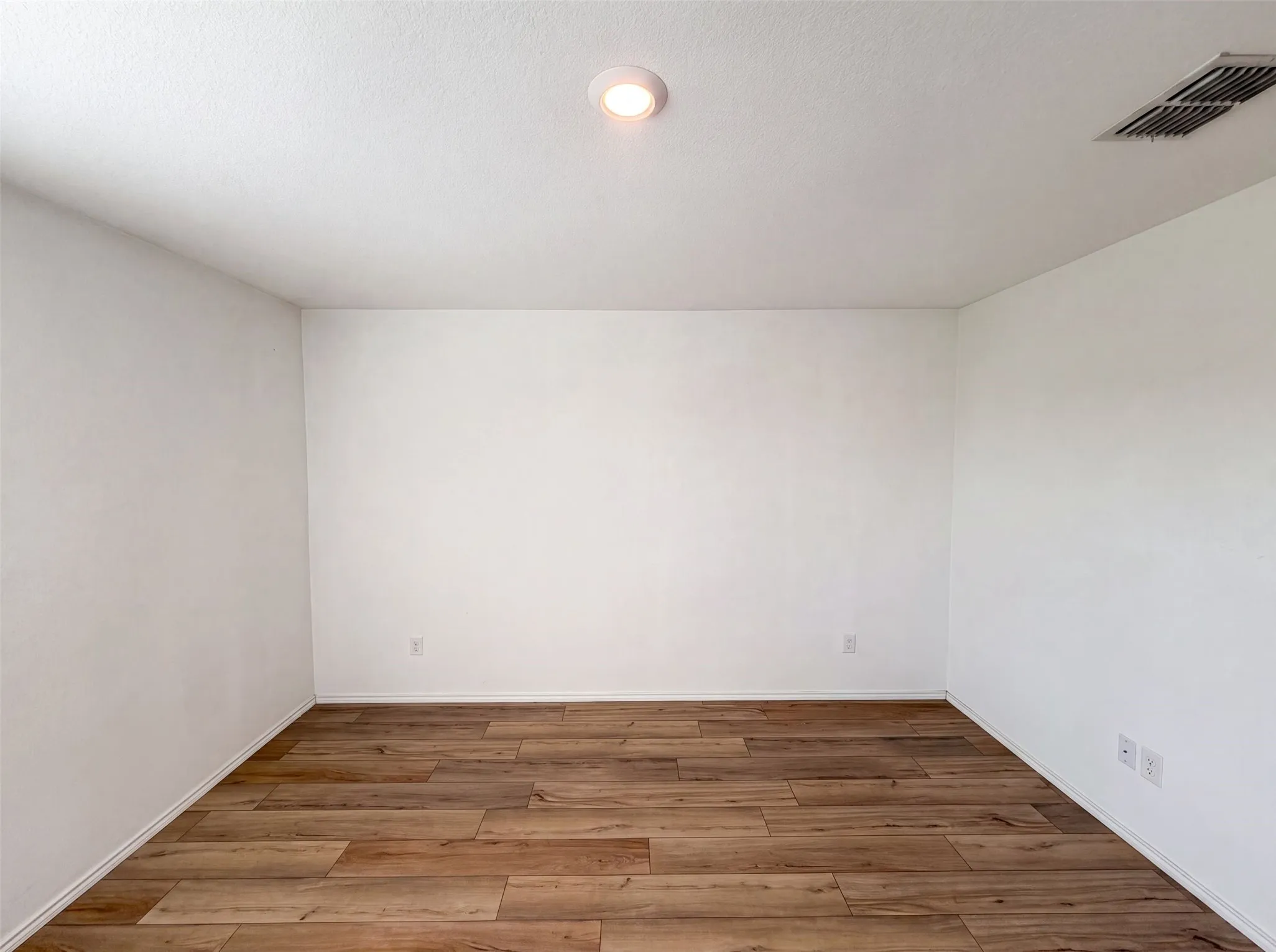 Single Family Residence For Sale in Denton County , 14524 Camino Real Drive, Fort Worth, Texas 76052, 3 Bedroom, 2 Bathroom, 2 Garage spaces, 1,265 Sqft, built in 2021, mls#21326868, Real Estate Agent in Fort Worth, Homes For Sale in Denton county, Homes For Sale in Fort Worth, Realtor in Fort Worth Texas, Real Estate Brokerage Independent Realty Texas, Luminita Cordes Realtor