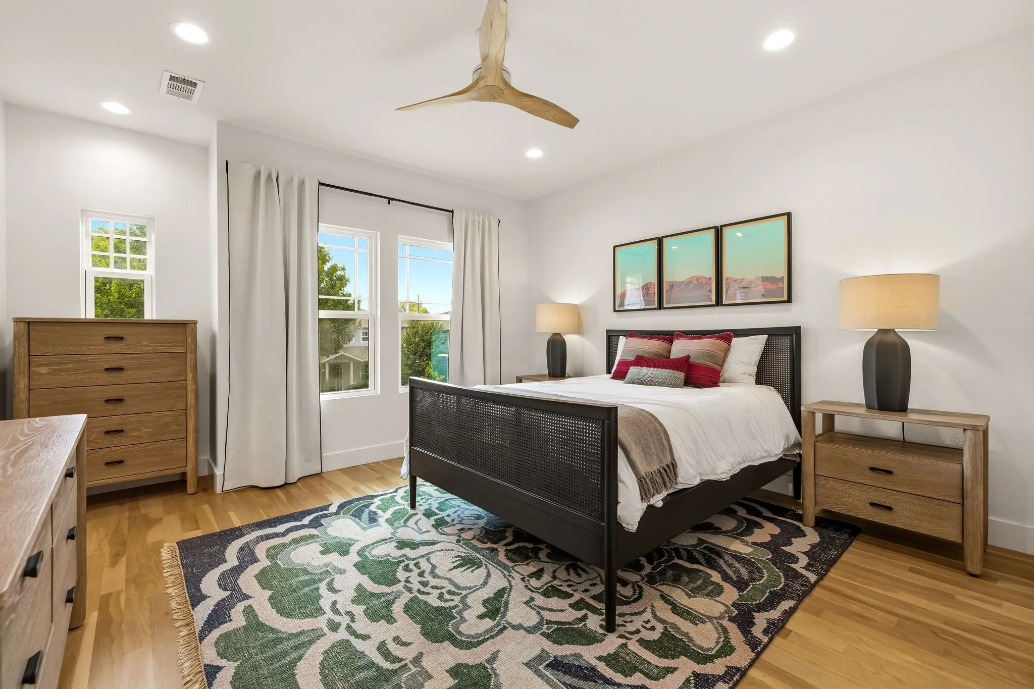 Single Family Residence For Rent in Dallas County , 5509 Richard Avenue, Dallas, Texas 75206, 4 Bedroom, 5 Bathroom, 2 Garage spaces, 4,346 Sqft, built in 2020, mls#21333177, Real Estate Agent in Dallas, Homes For Rent in Dallas county, Homes For Rent in Dallas, Realtor in Dallas Texas, Real Estate Brokerage Independent Realty Texas, Luminita Cordes Realtor