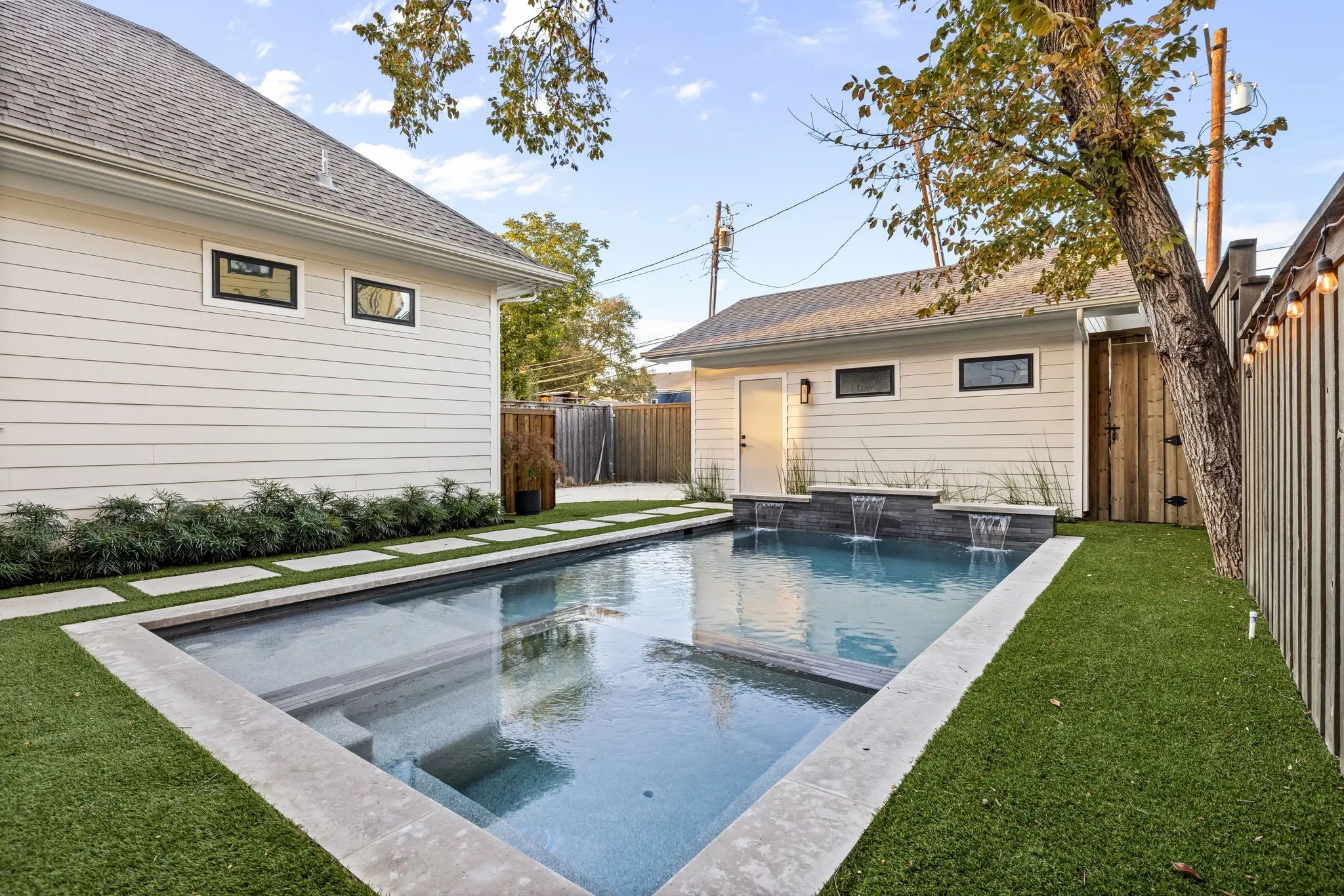 Single Family Residence For Rent in Dallas County , 5509 Richard Avenue, Dallas, Texas 75206, 4 Bedroom, 5 Bathroom, 2 Garage spaces, 4,346 Sqft, built in 2020, mls#21333177, Real Estate Agent in Dallas, Homes For Rent in Dallas county, Homes For Rent in Dallas, Realtor in Dallas Texas, Real Estate Brokerage Independent Realty Texas, Luminita Cordes Realtor