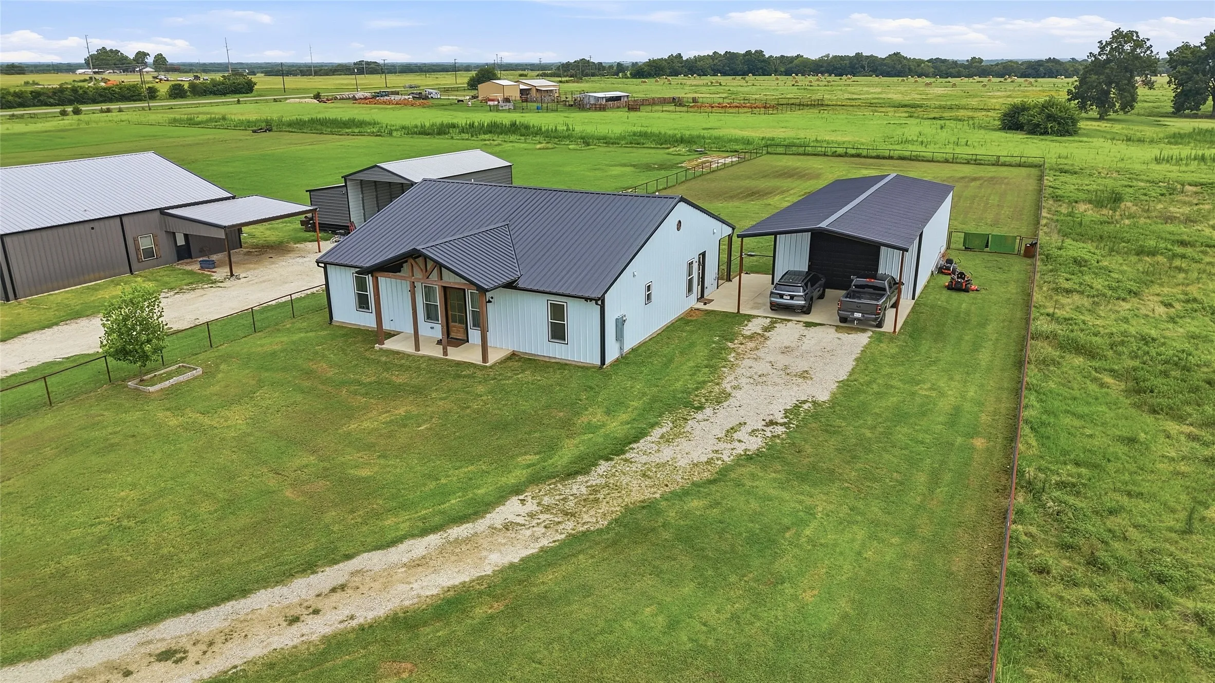 Single Family Residence For Sale in Grayson County , 119 Arkansas Road, Sadler, Texas 76264, 3 Bedrooms, 3 Bathrooms, Garage spaces, 2,218 Sqft, built in 2023, Price $555,000, mls#21333164, Real Estate Agent in Sadler, Homes For Sale in Grayson county, Homes For Sale in Sadler, Realtor in Sadler Texas, Real Estate Brokerage Independent Realty Texas, Luminita Cordes Realtor