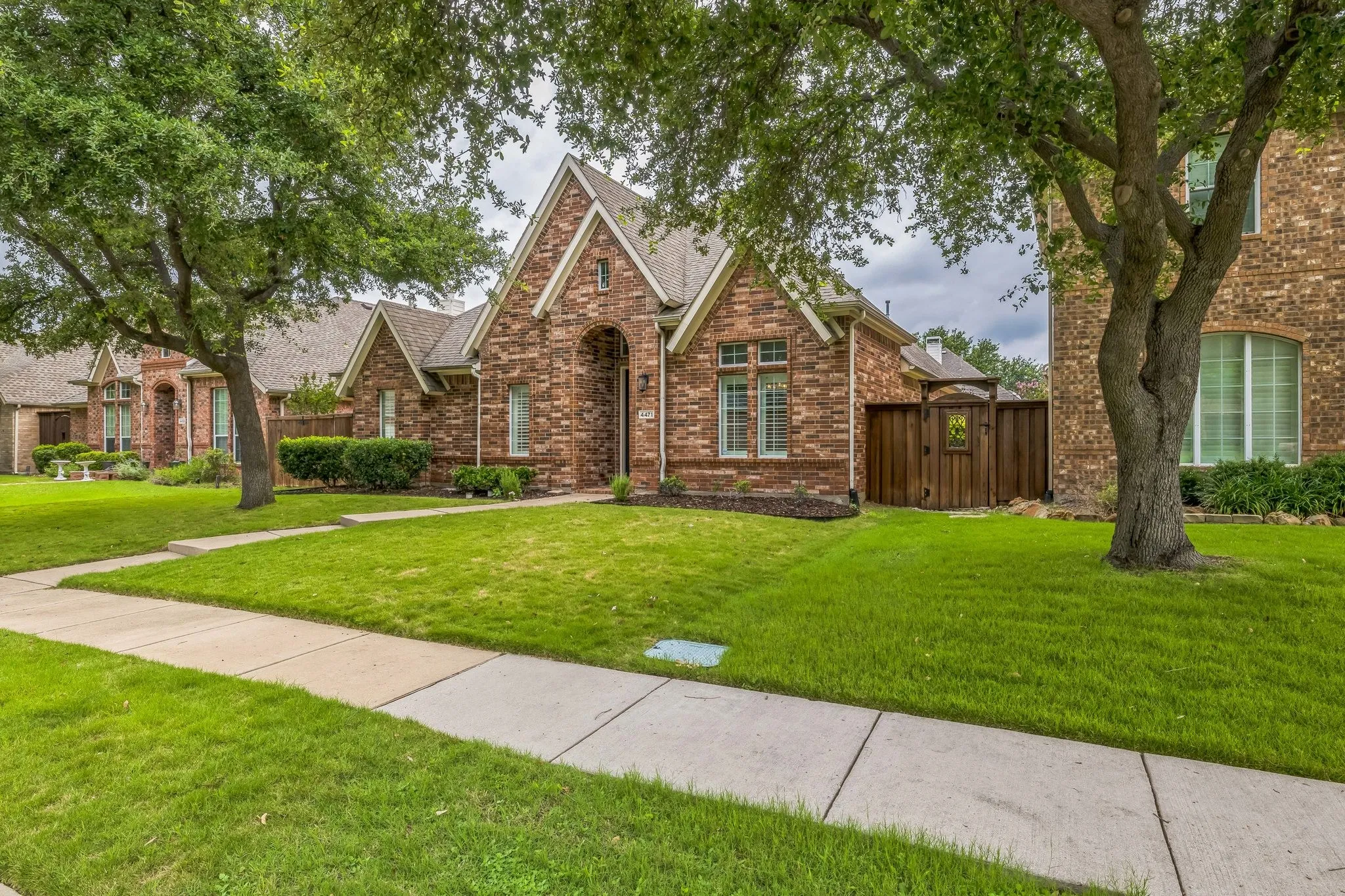 Single Family Residence For Sale in Denton County , 4471 Chandler Drive, Frisco, Texas 75034, 3 Bedrooms, 2 Bathrooms, 2 Garage spaces, 2,102 Sqft, built in 2003, Price $525,000, mls#21335160, Real Estate Agent in Frisco, Homes For Sale in Denton county, Homes For Sale in Frisco, Realtor in Frisco Texas, Real Estate Brokerage Independent Realty Texas, Luminita Cordes Realtor