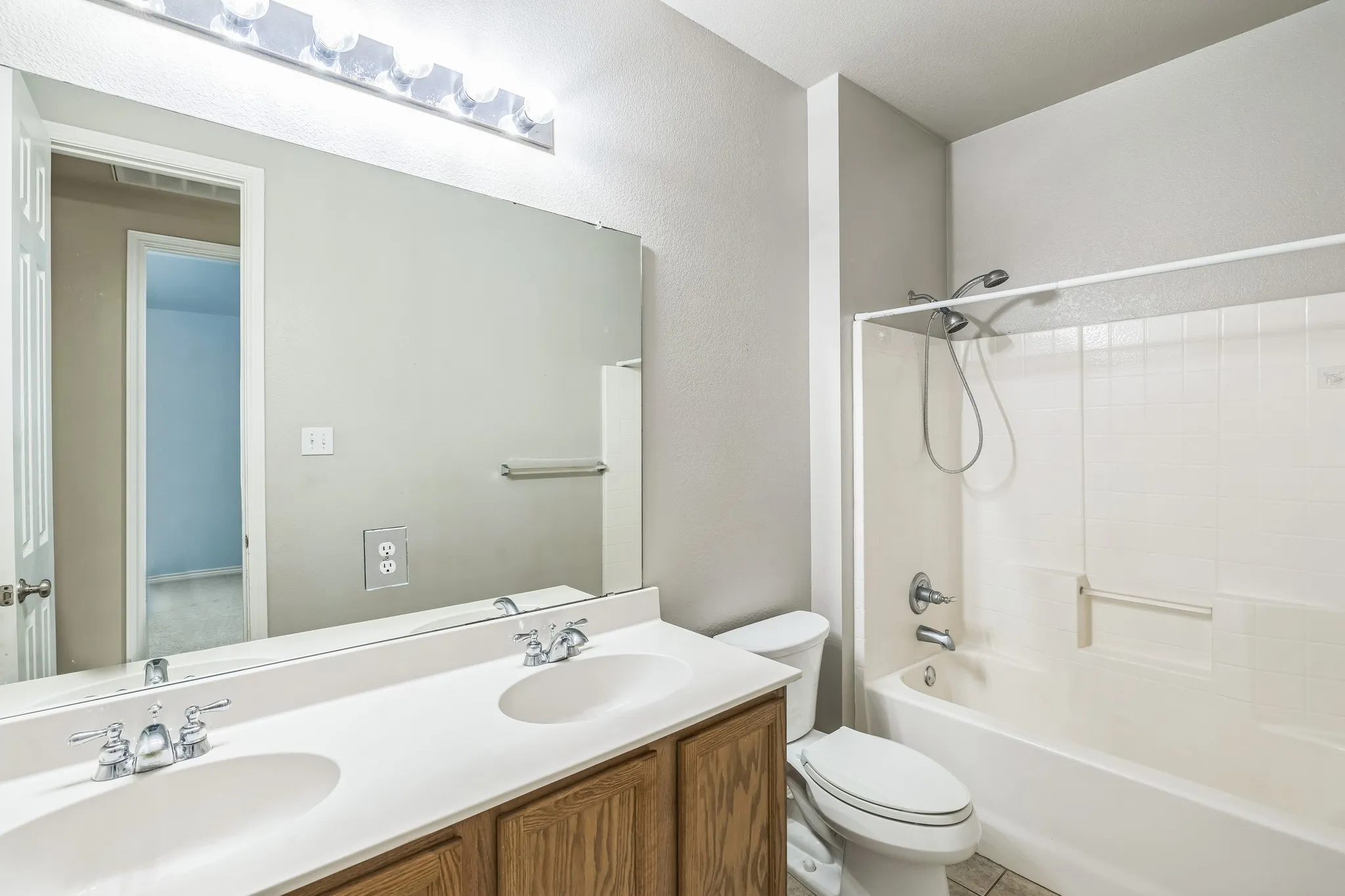 Single Family Residence For Sale in Denton County , 4471 Chandler Drive, Frisco, Texas 75034, 3 Bedrooms, 2 Bathrooms, 2 Garage spaces, 2,102 Sqft, built in 2003, Price $525,000, mls#21335160, Real Estate Agent in Frisco, Homes For Sale in Denton county, Homes For Sale in Frisco, Realtor in Frisco Texas, Real Estate Brokerage Independent Realty Texas, Luminita Cordes Realtor