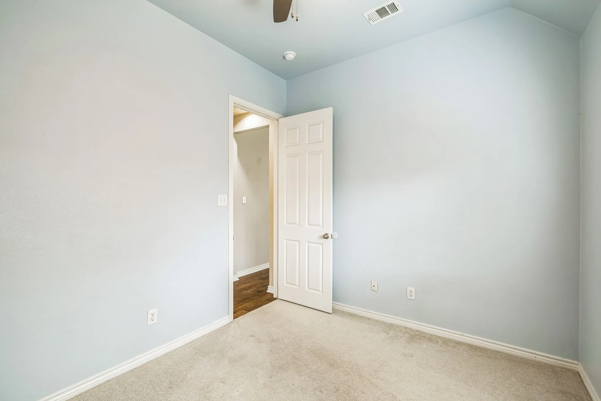 Single Family Residence For Sale in Denton County , 4471 Chandler Drive, Frisco, Texas 75034, 3 Bedrooms, 2 Bathrooms, 2 Garage spaces, 2,102 Sqft, built in 2003, Price $525,000, mls#21335160, Real Estate Agent in Frisco, Homes For Sale in Denton county, Homes For Sale in Frisco, Realtor in Frisco Texas, Real Estate Brokerage Independent Realty Texas, Luminita Cordes Realtor