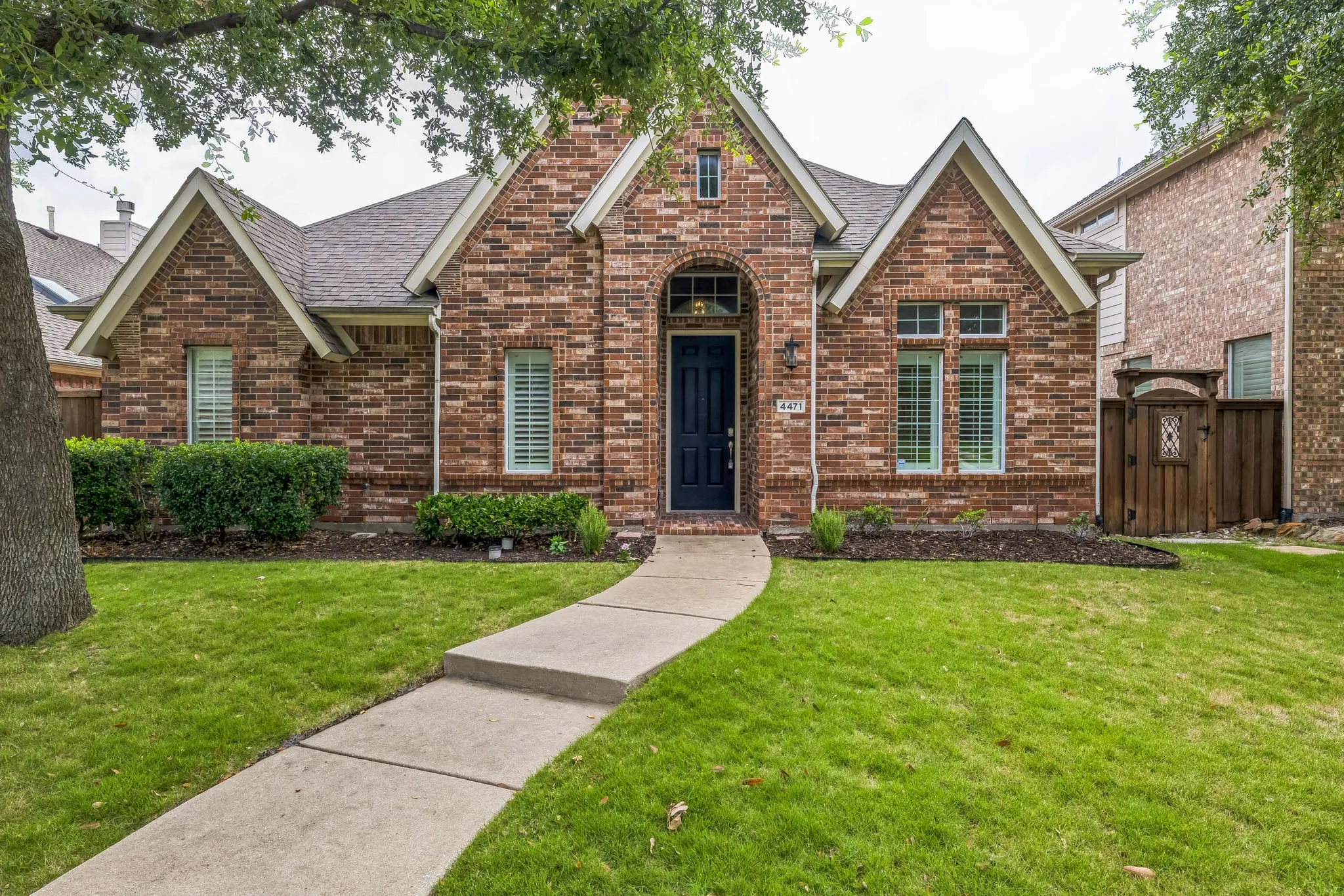Single Family Residence For Sale in Denton County , 4471 Chandler Drive, Frisco, Texas 75034, 3 Bedrooms, 2 Bathrooms, 2 Garage spaces, 2,102 Sqft, built in 2003, Price $525,000, mls#21335160, Real Estate Agent in Frisco, Homes For Sale in Denton county, Homes For Sale in Frisco, Realtor in Frisco Texas, Real Estate Brokerage Independent Realty Texas, Luminita Cordes Realtor
