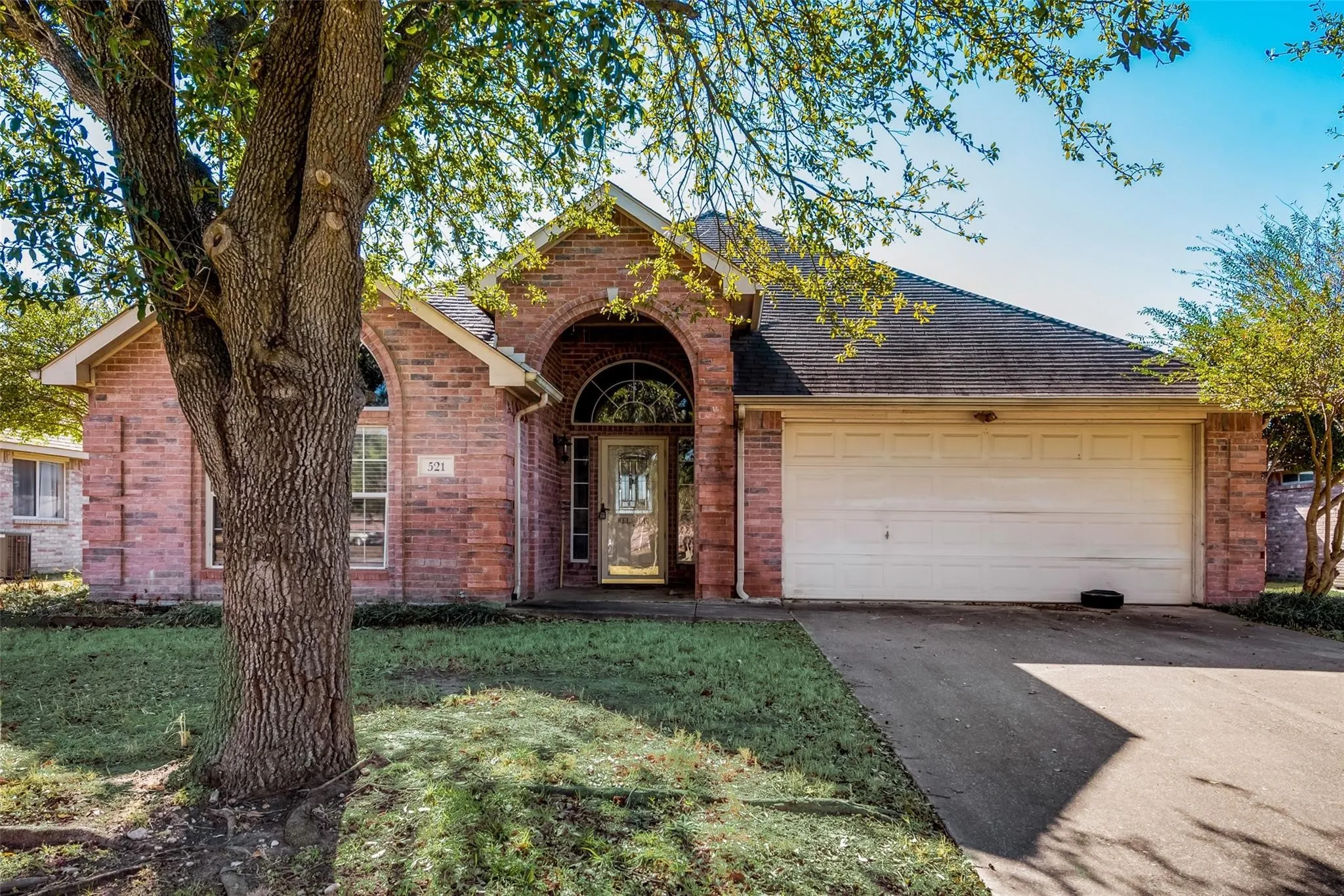 Single Family Residence For Rent in Kaufman County , 521 Brazos Street, Forney, Texas 75126, 4 Bedroom, 2 Bathroom, Garage spaces, 1,800 Sqft, built in 1998, mls#21335170, Real Estate Agent in Forney, Homes For Rent in Kaufman county, Homes For Rent in Forney, Realtor in Forney Texas, Real Estate Brokerage Independent Realty Texas, Luminita Cordes Realtor