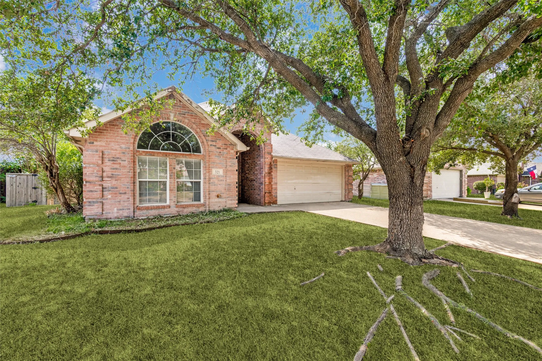 Single Family Residence For Rent in Kaufman County , 521 Brazos Street, Forney, Texas 75126, 4 Bedroom, 2 Bathroom, Garage spaces, 1,800 Sqft, built in 1998, mls#21335170, Real Estate Agent in Forney, Homes For Rent in Kaufman county, Homes For Rent in Forney, Realtor in Forney Texas, Real Estate Brokerage Independent Realty Texas, Luminita Cordes Realtor