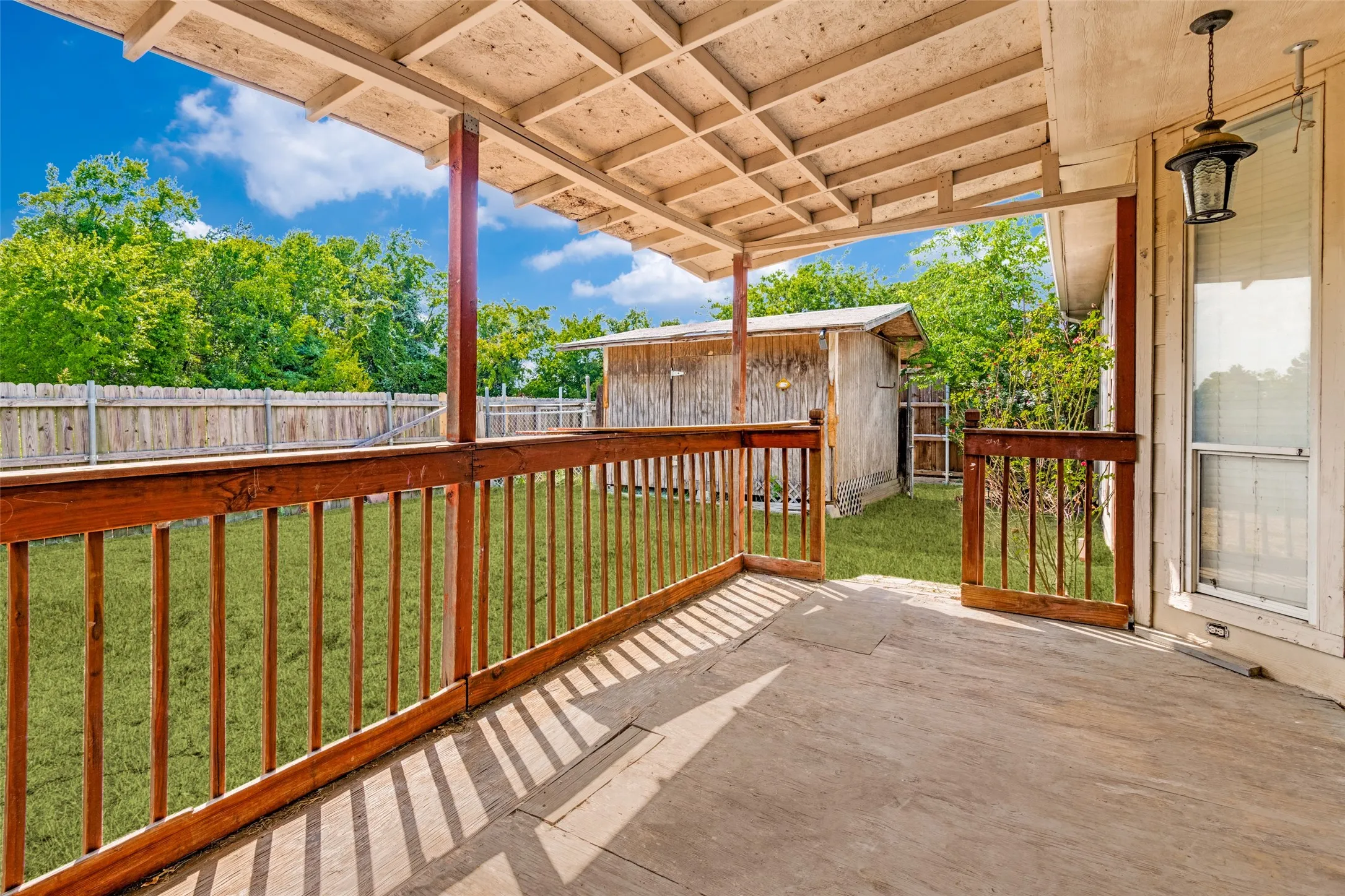 Single Family Residence For Rent in Kaufman County , 521 Brazos Street, Forney, Texas 75126, 4 Bedroom, 2 Bathroom, Garage spaces, 1,800 Sqft, built in 1998, mls#21335170, Real Estate Agent in Forney, Homes For Rent in Kaufman county, Homes For Rent in Forney, Realtor in Forney Texas, Real Estate Brokerage Independent Realty Texas, Luminita Cordes Realtor