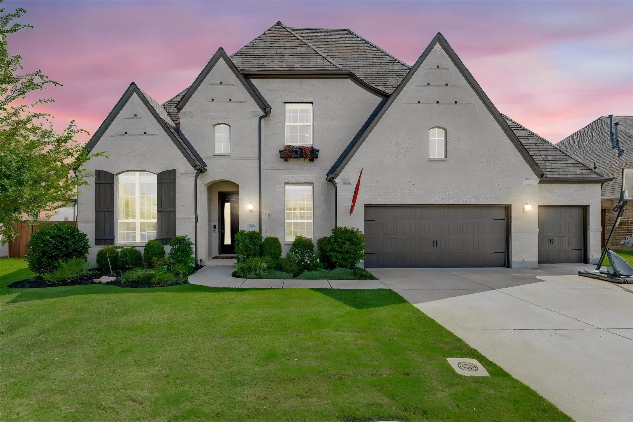 Single Family Residence For Sale in Collin County , 2506 Patton Drive, Melissa, Texas 75454, 5 Bedroom, 4 Bathroom, 4 Garage spaces, 3,801 Sqft, built in 2020, mls#21335156, Real Estate Agent in Melissa, Homes For Sale in Collin county, Homes For Sale in Melissa, Realtor in Melissa Texas, Real Estate Brokerage Independent Realty Texas, Luminita Cordes Realtor
