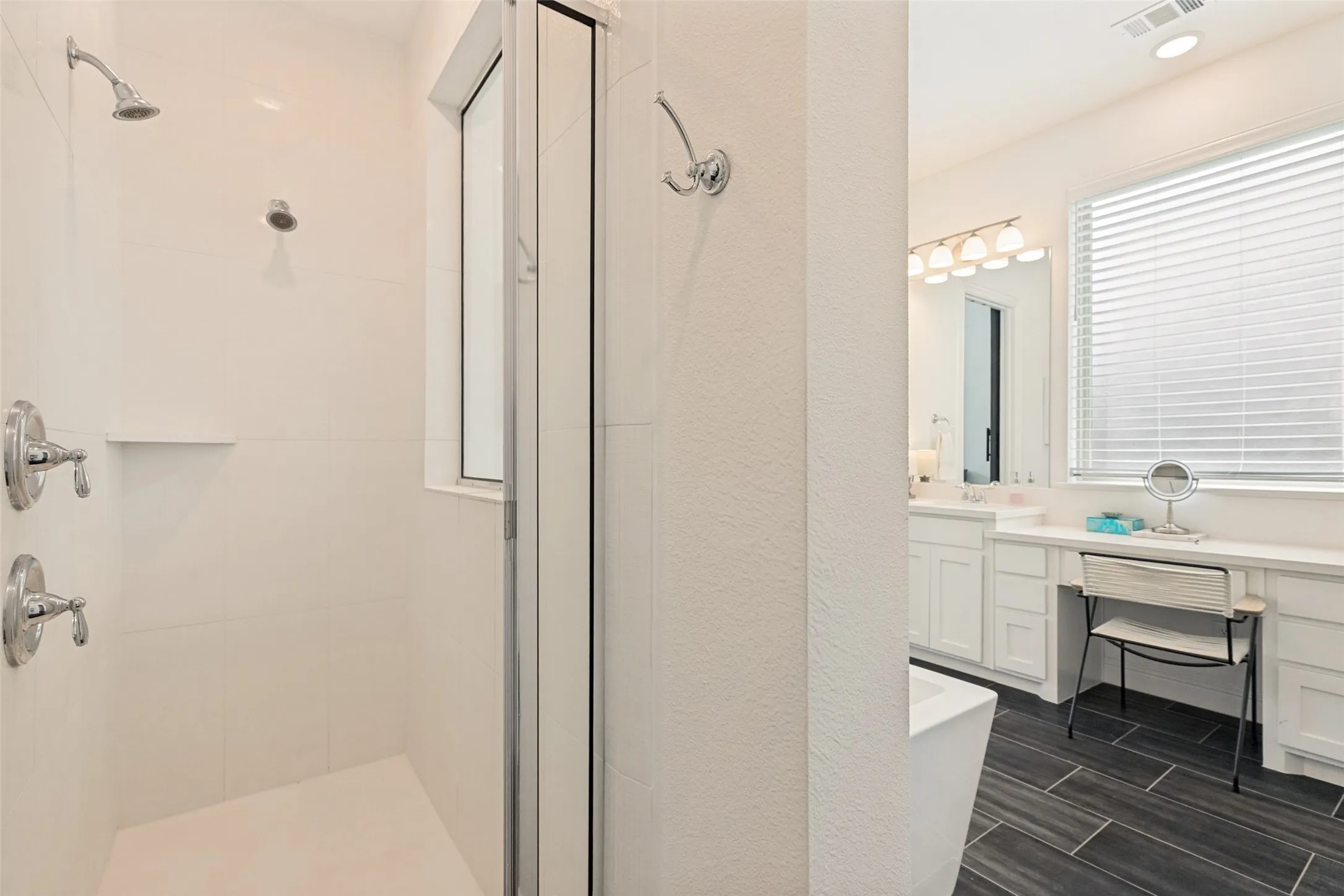 Single Family Residence For Sale in Collin County , 2506 Patton Drive, Melissa, Texas 75454, 5 Bedroom, 4 Bathroom, 4 Garage spaces, 3,801 Sqft, built in 2020, mls#21335156, Real Estate Agent in Melissa, Homes For Sale in Collin county, Homes For Sale in Melissa, Realtor in Melissa Texas, Real Estate Brokerage Independent Realty Texas, Luminita Cordes Realtor