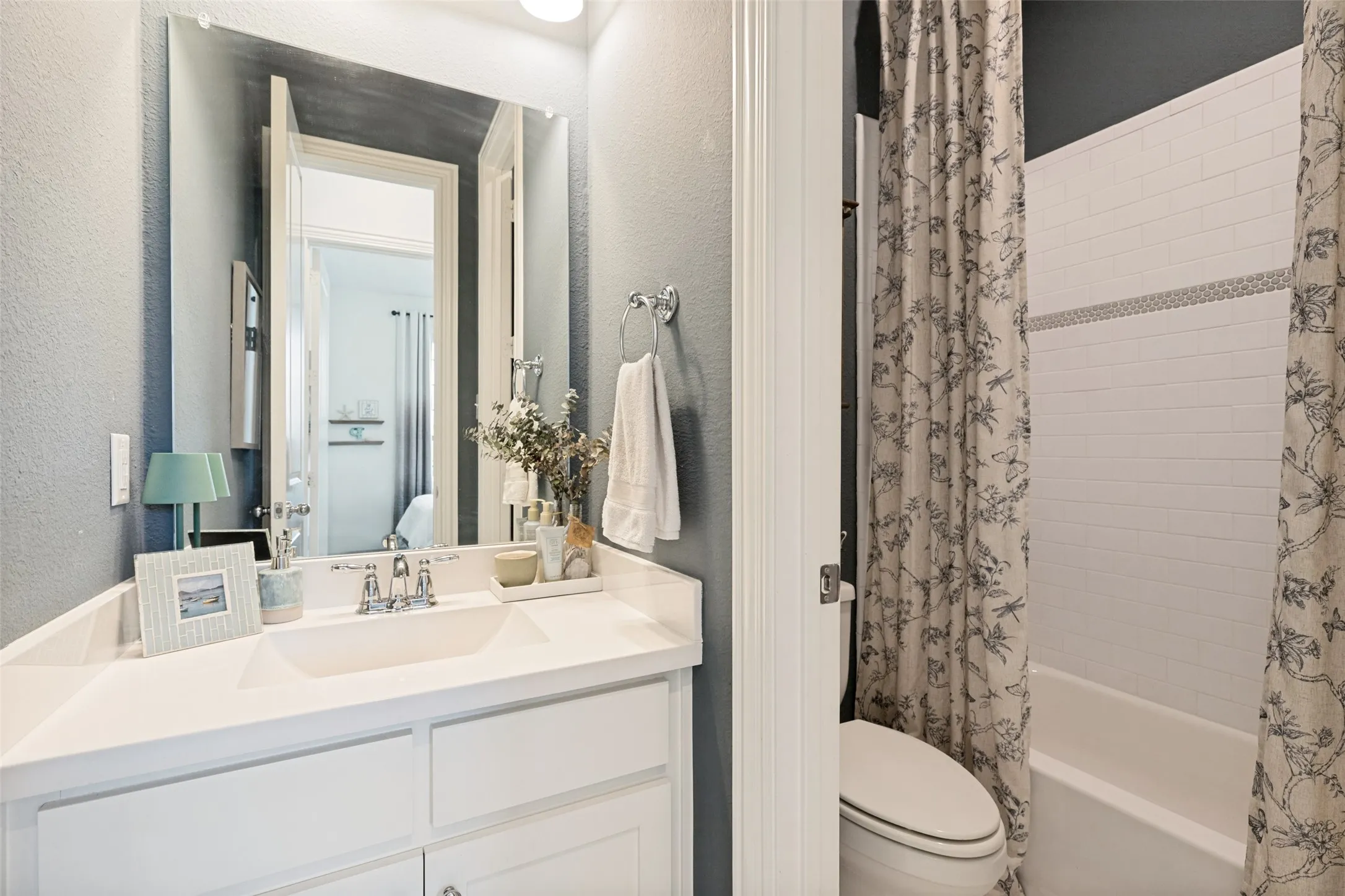 Single Family Residence For Sale in Collin County , 2506 Patton Drive, Melissa, Texas 75454, 5 Bedroom, 4 Bathroom, 4 Garage spaces, 3,801 Sqft, built in 2020, mls#21335156, Real Estate Agent in Melissa, Homes For Sale in Collin county, Homes For Sale in Melissa, Realtor in Melissa Texas, Real Estate Brokerage Independent Realty Texas, Luminita Cordes Realtor