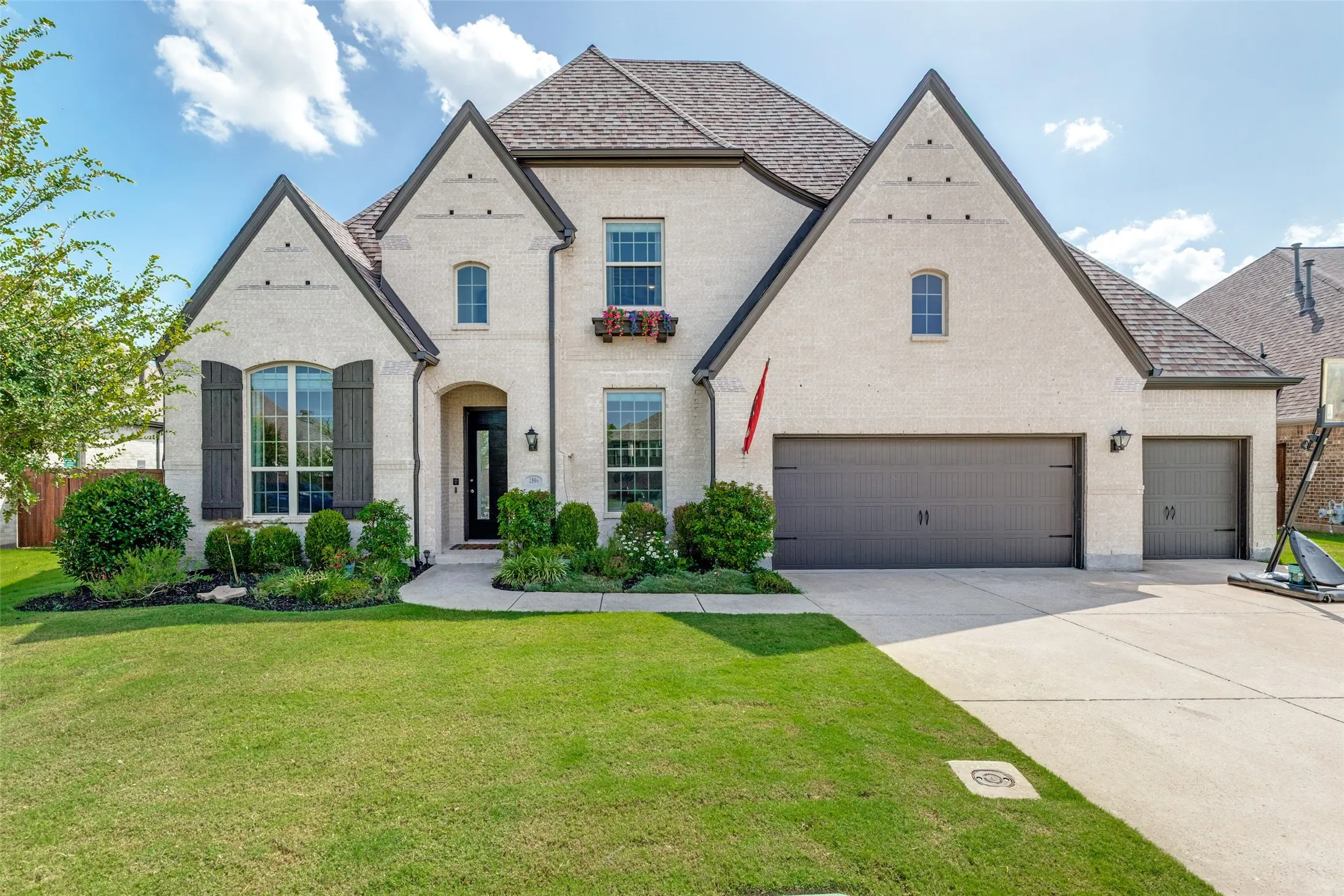 Single Family Residence For Sale in Collin County , 2506 Patton Drive, Melissa, Texas 75454, 5 Bedroom, 4 Bathroom, 4 Garage spaces, 3,801 Sqft, built in 2020, mls#21335156, Real Estate Agent in Melissa, Homes For Sale in Collin county, Homes For Sale in Melissa, Realtor in Melissa Texas, Real Estate Brokerage Independent Realty Texas, Luminita Cordes Realtor
