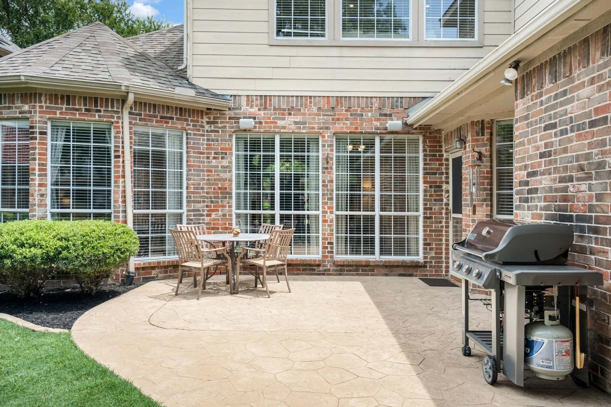 Single Family Residence For Sale in Denton County , 1714 Montura Lane, Frisco, Texas 75033, 4 Bedroom, 4 Bathroom, 2 Garage spaces, 2,927 Sqft, built in 2000, mls#21334987, Real Estate Agent in Frisco, Homes For Sale in Denton county, Homes For Sale in Frisco, Realtor in Frisco Texas, Real Estate Brokerage Independent Realty Texas, Luminita Cordes Realtor