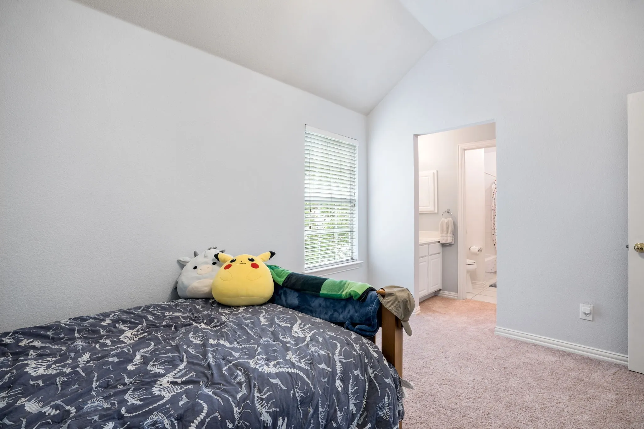 Single Family Residence For Sale in Denton County , 1714 Montura Lane, Frisco, Texas 75033, 4 Bedroom, 4 Bathroom, 2 Garage spaces, 2,927 Sqft, built in 2000, mls#21334987, Real Estate Agent in Frisco, Homes For Sale in Denton county, Homes For Sale in Frisco, Realtor in Frisco Texas, Real Estate Brokerage Independent Realty Texas, Luminita Cordes Realtor