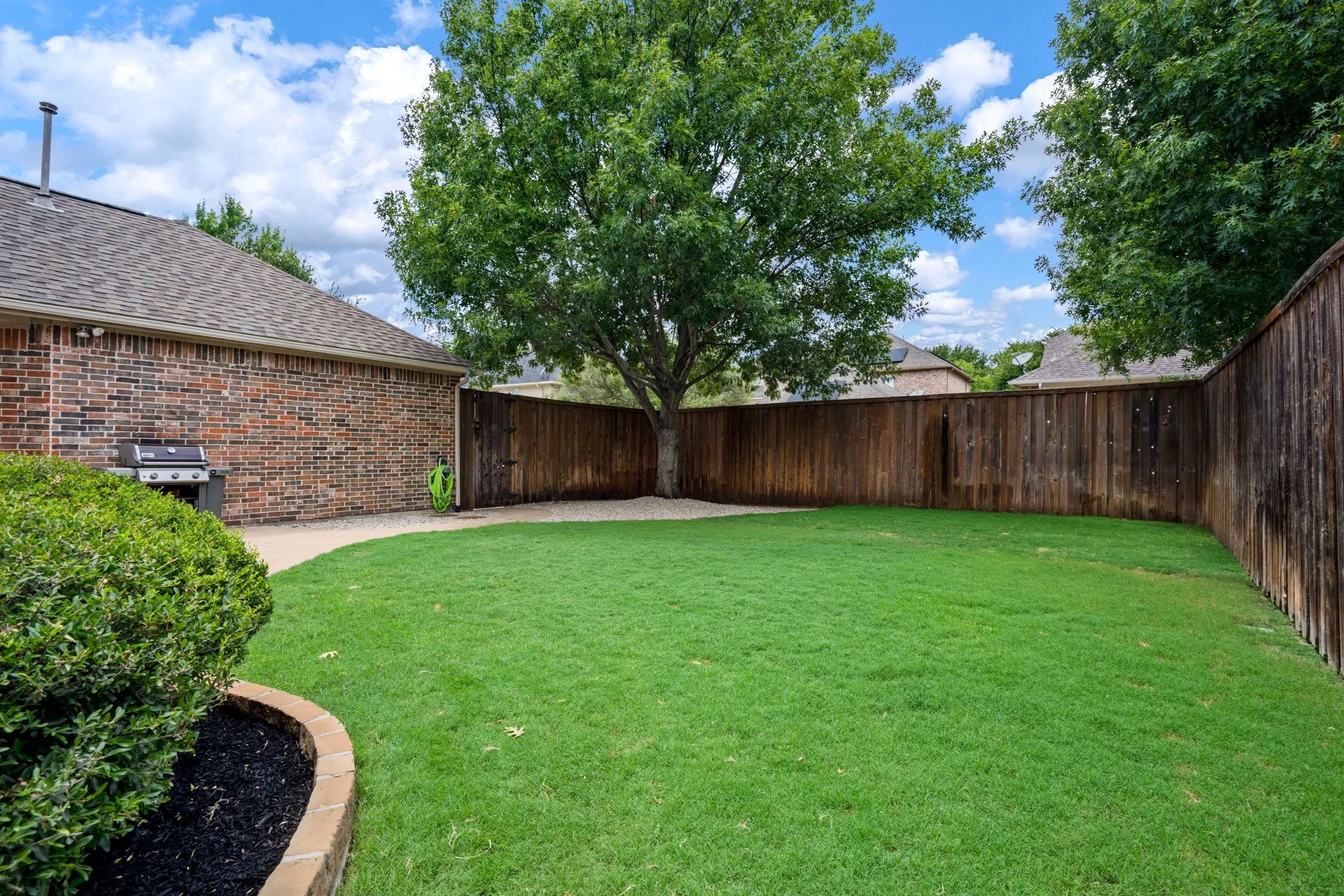Single Family Residence For Sale in Denton County , 1714 Montura Lane, Frisco, Texas 75033, 4 Bedroom, 4 Bathroom, 2 Garage spaces, 2,927 Sqft, built in 2000, mls#21334987, Real Estate Agent in Frisco, Homes For Sale in Denton county, Homes For Sale in Frisco, Realtor in Frisco Texas, Real Estate Brokerage Independent Realty Texas, Luminita Cordes Realtor