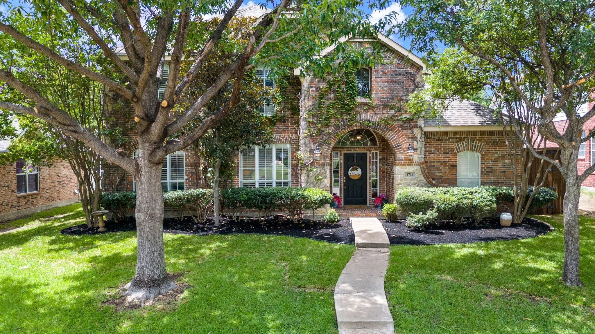 Single Family Residence For Sale in Denton County , 1714 Montura Lane, Frisco, Texas 75033, 4 Bedroom, 4 Bathroom, 2 Garage spaces, 2,927 Sqft, built in 2000, mls#21334987, Real Estate Agent in Frisco, Homes For Sale in Denton county, Homes For Sale in Frisco, Realtor in Frisco Texas, Real Estate Brokerage Independent Realty Texas, Luminita Cordes Realtor
