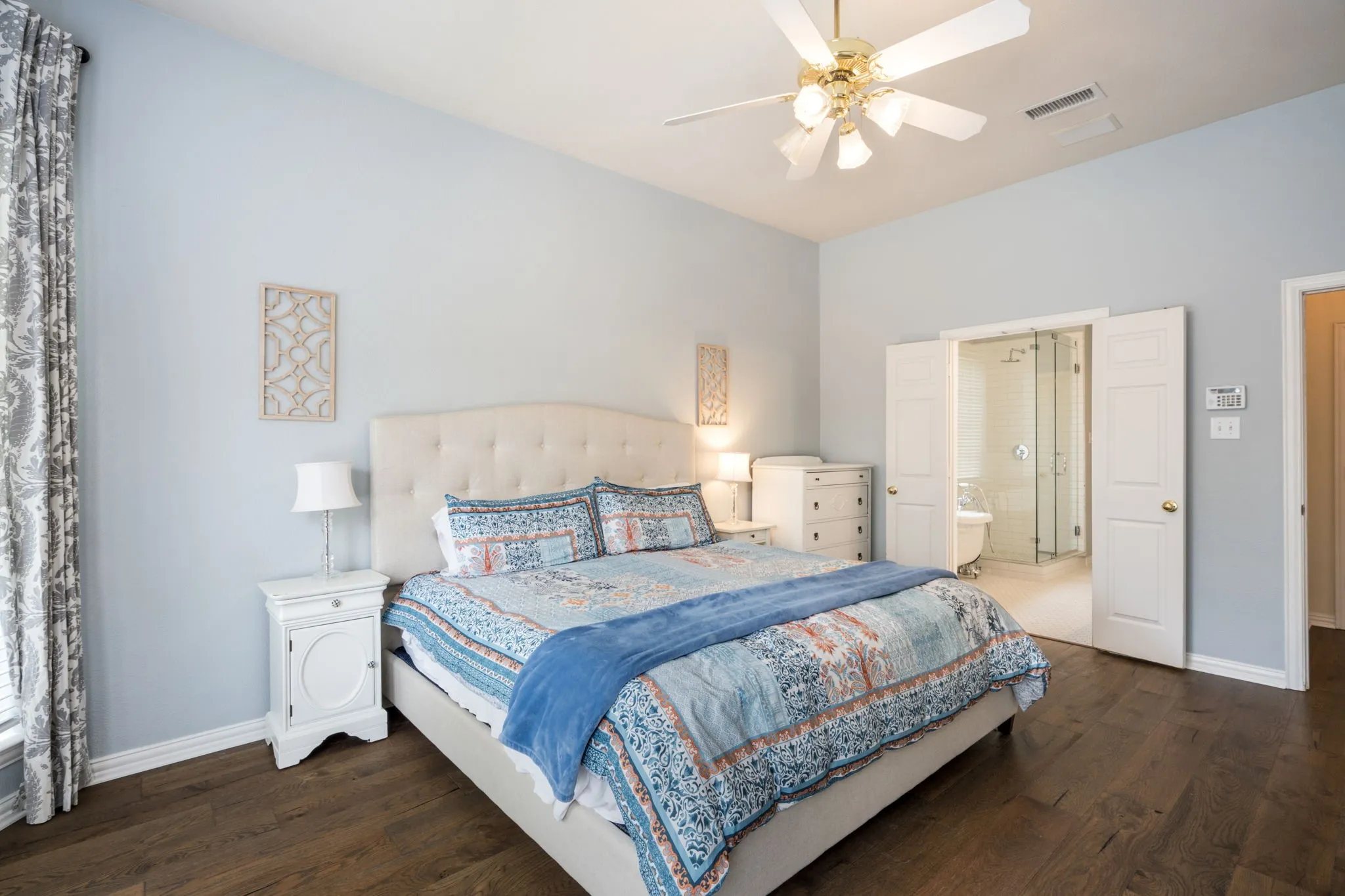Single Family Residence For Sale in Denton County , 1714 Montura Lane, Frisco, Texas 75033, 4 Bedroom, 4 Bathroom, 2 Garage spaces, 2,927 Sqft, built in 2000, mls#21334987, Real Estate Agent in Frisco, Homes For Sale in Denton county, Homes For Sale in Frisco, Realtor in Frisco Texas, Real Estate Brokerage Independent Realty Texas, Luminita Cordes Realtor