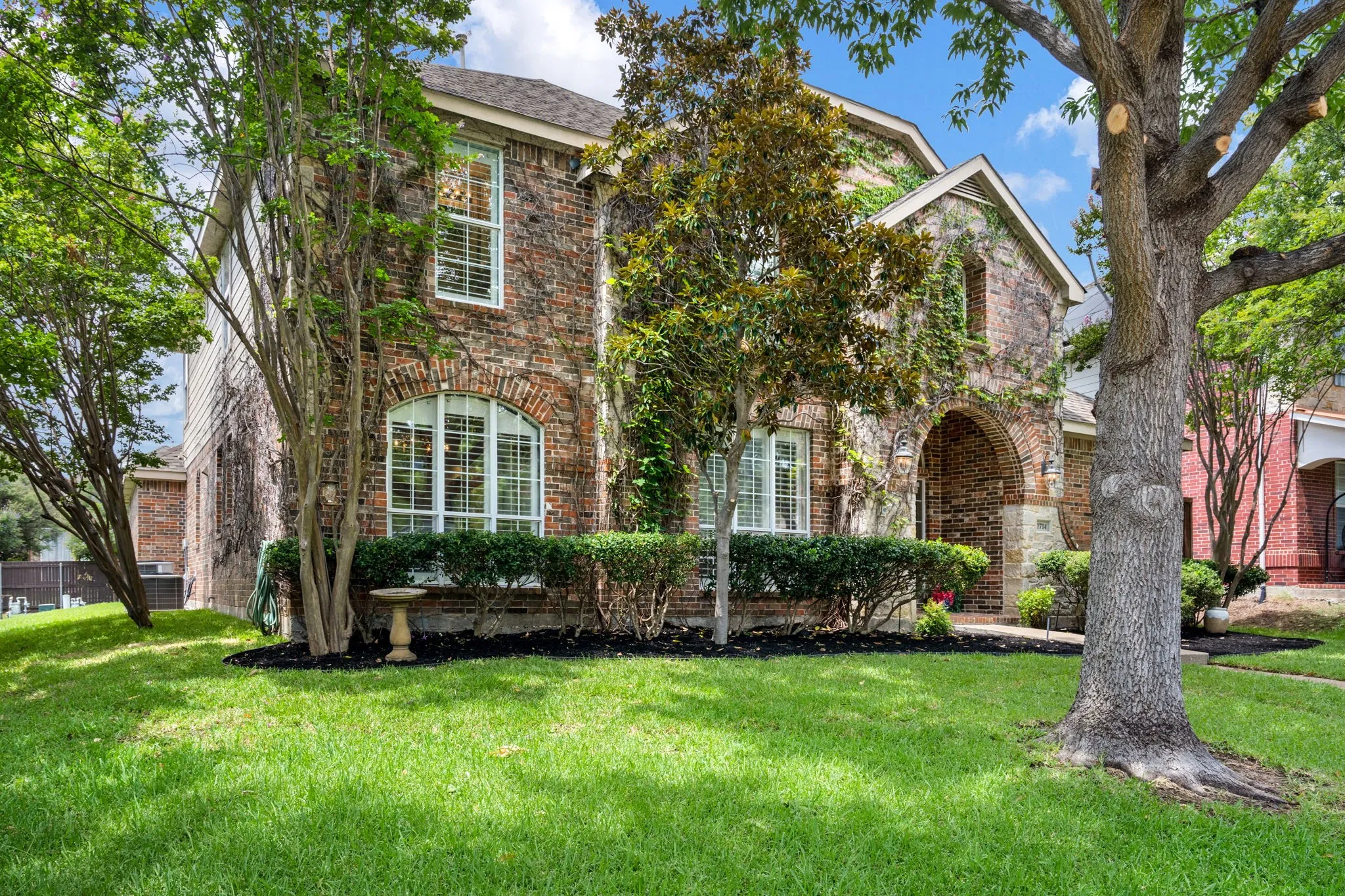 Single Family Residence For Sale in Denton County , 1714 Montura Lane, Frisco, Texas 75033, 4 Bedroom, 4 Bathroom, 2 Garage spaces, 2,927 Sqft, built in 2000, mls#21334987, Real Estate Agent in Frisco, Homes For Sale in Denton county, Homes For Sale in Frisco, Realtor in Frisco Texas, Real Estate Brokerage Independent Realty Texas, Luminita Cordes Realtor