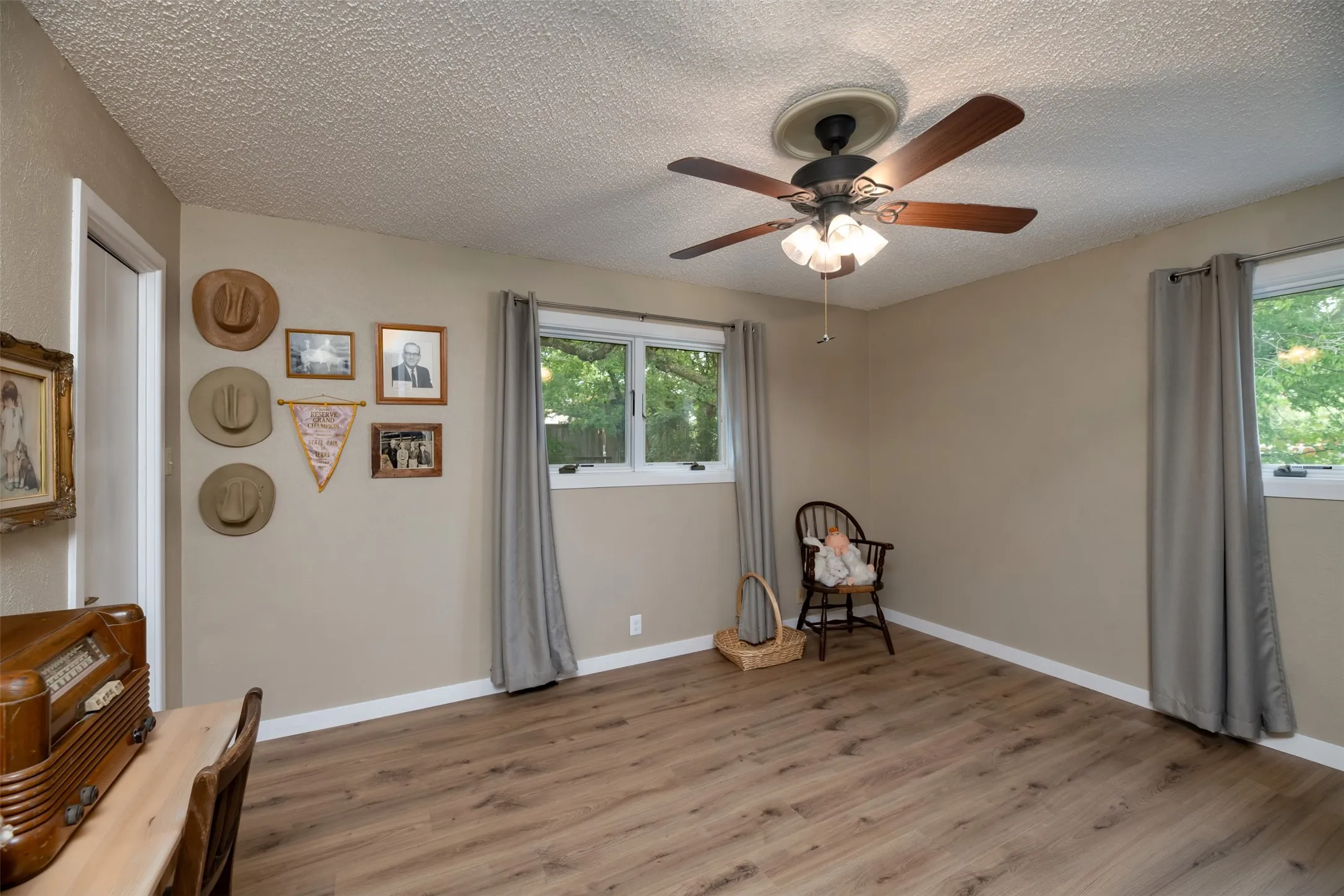 Single Family Residence For Sale in Parker County , 706 Norton Street, Weatherford, Texas 76086, 3 Bedroom, 2 Bathroom, 2 Garage spaces, 2,490 Sqft, built in 1960, mls#21330568, Real Estate Agent in Weatherford, Homes For Sale in Parker county, Homes For Sale in Weatherford, Realtor in Weatherford Texas, Real Estate Brokerage Independent Realty Texas, Luminita Cordes Realtor