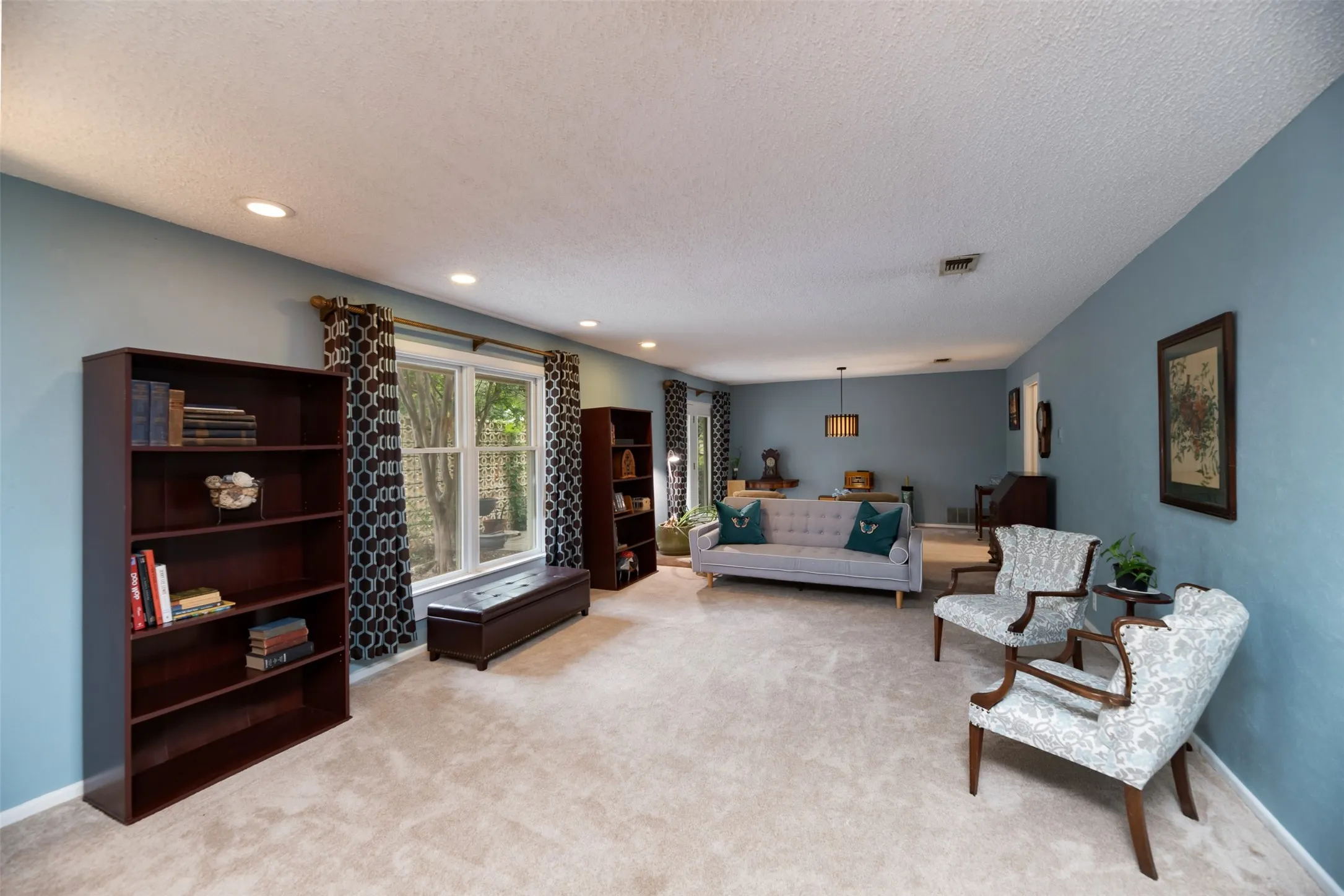 Single Family Residence For Sale in Parker County , 706 Norton Street, Weatherford, Texas 76086, 3 Bedroom, 2 Bathroom, 2 Garage spaces, 2,490 Sqft, built in 1960, mls#21330568, Real Estate Agent in Weatherford, Homes For Sale in Parker county, Homes For Sale in Weatherford, Realtor in Weatherford Texas, Real Estate Brokerage Independent Realty Texas, Luminita Cordes Realtor