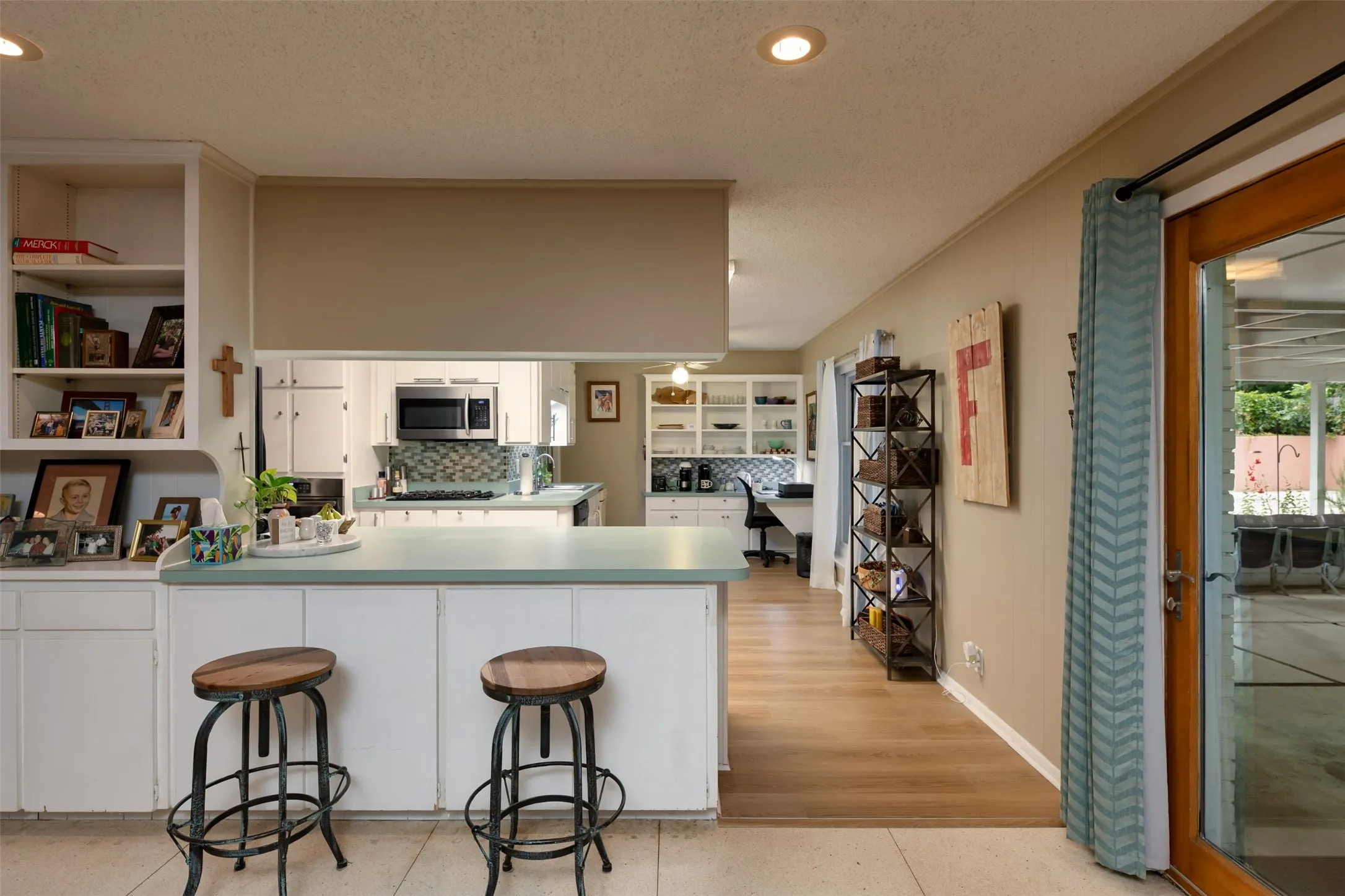 Single Family Residence For Sale in Parker County , 706 Norton Street, Weatherford, Texas 76086, 3 Bedroom, 2 Bathroom, 2 Garage spaces, 2,490 Sqft, built in 1960, mls#21330568, Real Estate Agent in Weatherford, Homes For Sale in Parker county, Homes For Sale in Weatherford, Realtor in Weatherford Texas, Real Estate Brokerage Independent Realty Texas, Luminita Cordes Realtor