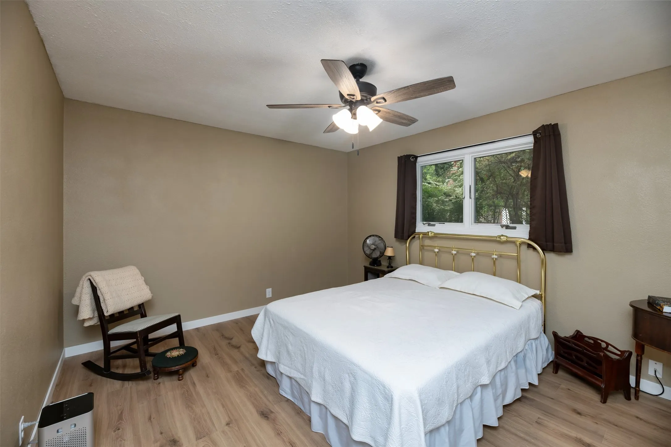 Single Family Residence For Sale in Parker County , 706 Norton Street, Weatherford, Texas 76086, 3 Bedroom, 2 Bathroom, 2 Garage spaces, 2,490 Sqft, built in 1960, mls#21330568, Real Estate Agent in Weatherford, Homes For Sale in Parker county, Homes For Sale in Weatherford, Realtor in Weatherford Texas, Real Estate Brokerage Independent Realty Texas, Luminita Cordes Realtor