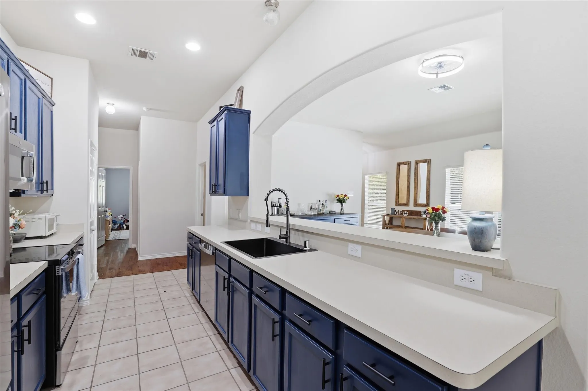 Single Family Residence For Sale in Denton County , 1408 Mountain Laurel Drive, Savannah, Texas 76227, 4 Bedroom, 2 Bathroom, 2 Garage spaces, 2,136 Sqft, built in 2004, mls#21334959, Real Estate Agent in Savannah, Homes For Sale in Denton county, Homes For Sale in Savannah, Realtor in Savannah Texas, Real Estate Brokerage Independent Realty Texas, Luminita Cordes Realtor